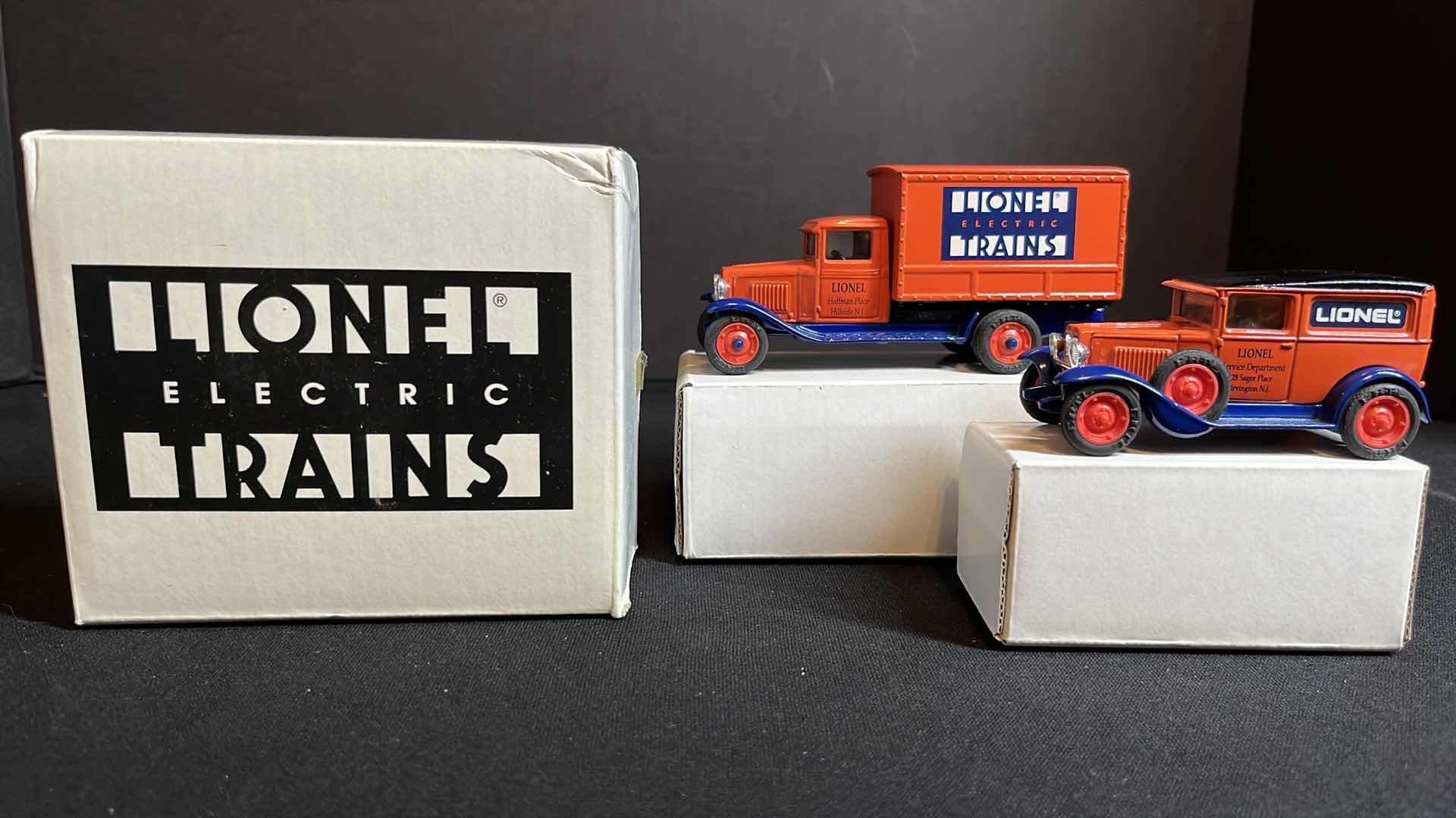 Photo 1 of NIB ERTL COMPANY EASTWOOD AUTOMOBILIA SET OF DIE-CAST METAL LIONEL SERVICE DEPT 1930 SERIES AD 1/2 TON DELUXE DELIVERY TRUCK & LIONEL ELECTRIC TRAINS 1930 CHEVROLET DELIVERY TRUCK, 1993 (STOCK #3522)
