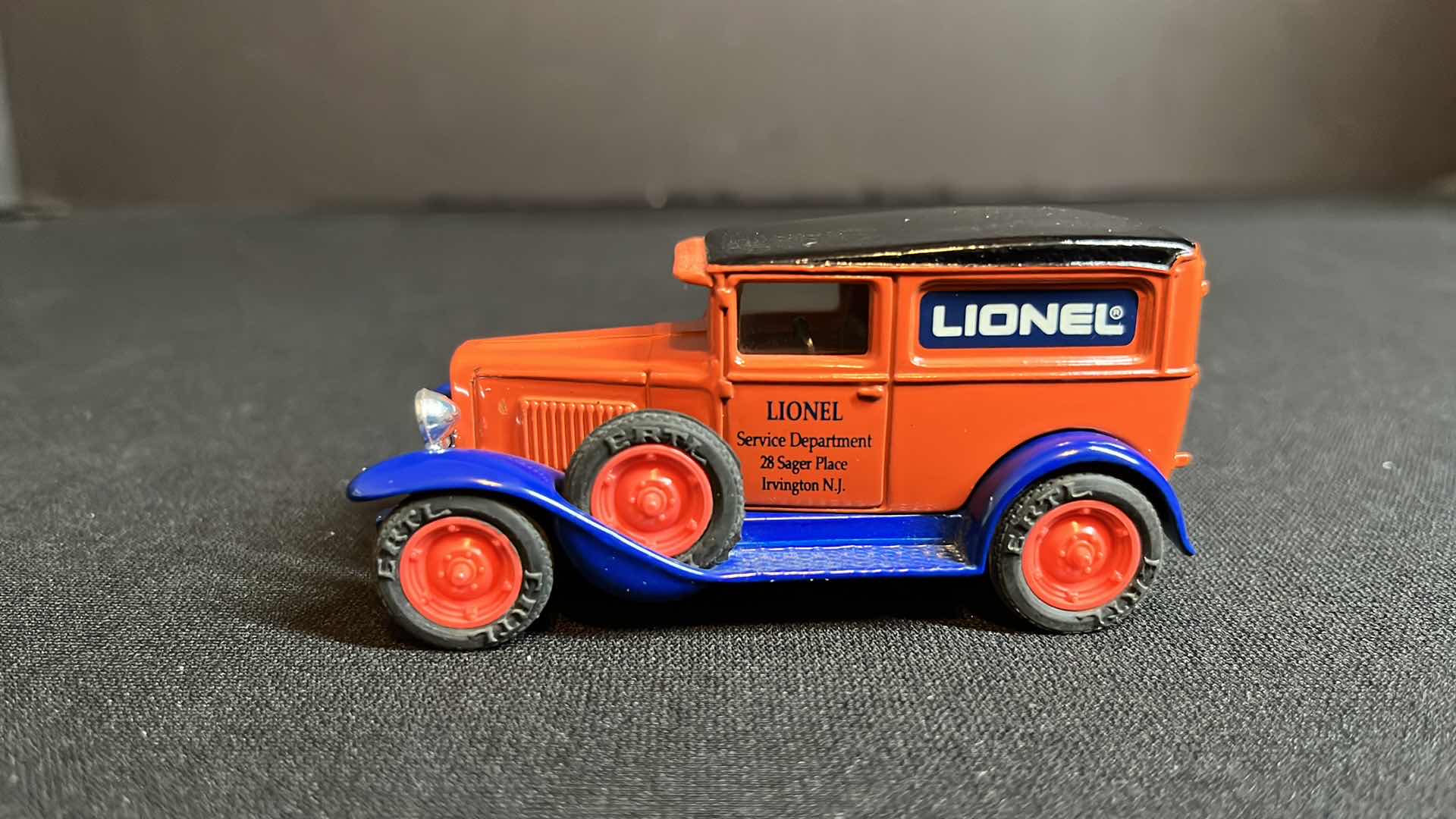 Photo 7 of NIB ERTL COMPANY EASTWOOD AUTOMOBILIA SET OF DIE-CAST METAL LIONEL SERVICE DEPT 1930 SERIES AD 1/2 TON DELUXE DELIVERY TRUCK & LIONEL ELECTRIC TRAINS 1930 CHEVROLET DELIVERY TRUCK, 1993 (STOCK #3522)