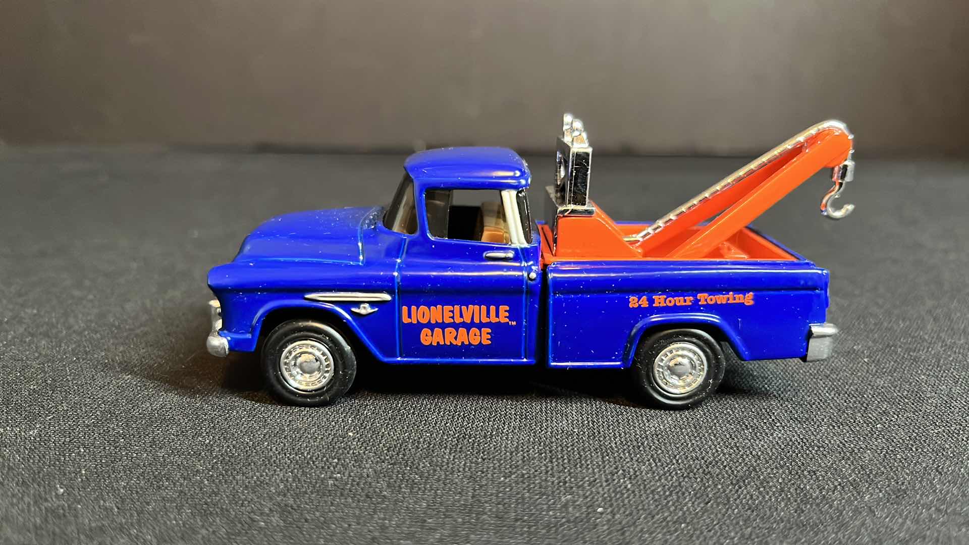 Photo 7 of NIB ERTL COMPANY EASTWOOD AUTOMOBILIA SET OF DIE-CAST METAL LIONEL 1913 FORD MODEL T DELIVERY/EMERGENCY VAN & CHEVROLET LIONELVILLE GARAGE 24 HOUR TOWING WRECKER, 1994 (STOCK #B518)