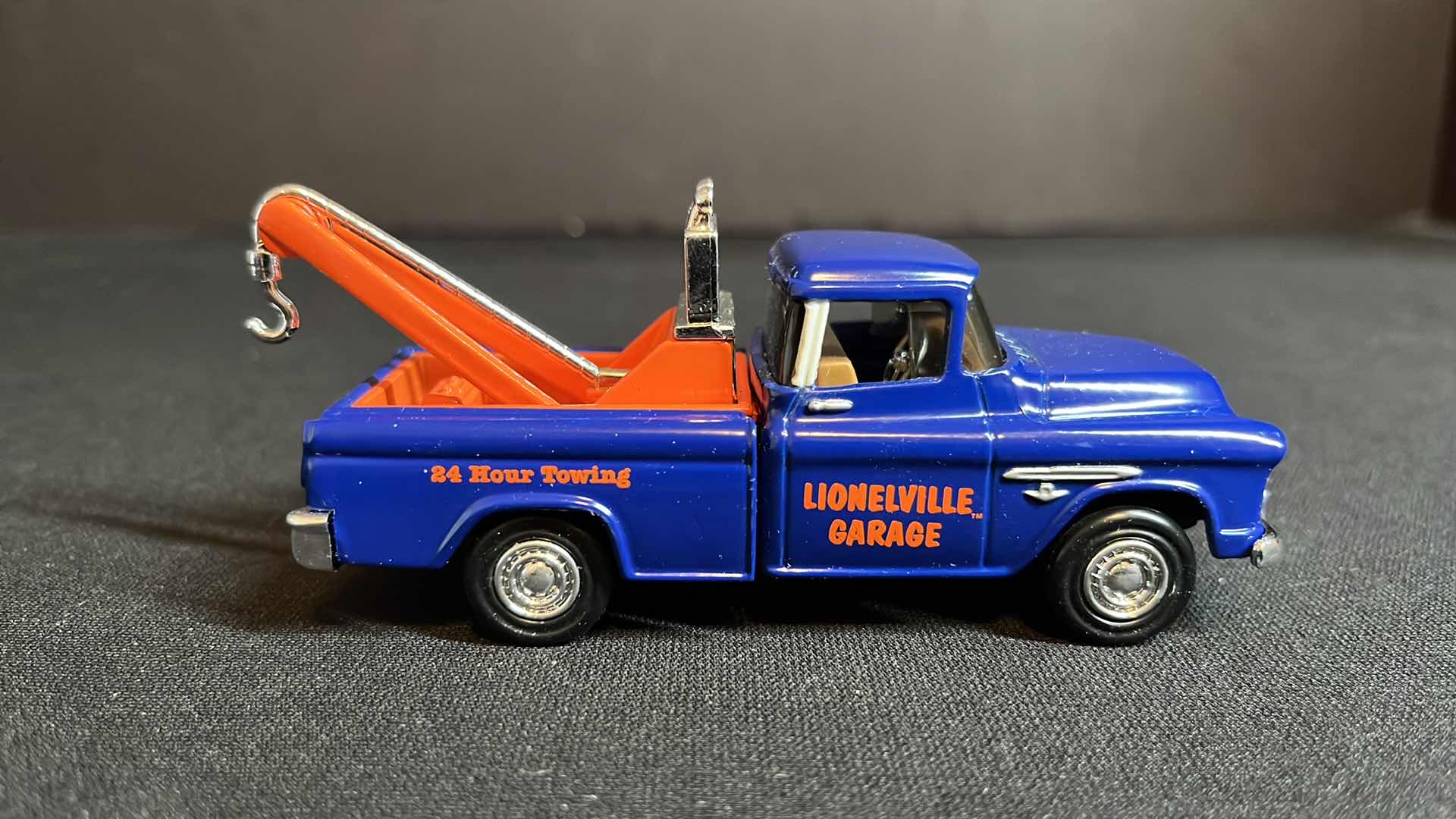 Photo 9 of NIB ERTL COMPANY EASTWOOD AUTOMOBILIA SET OF DIE-CAST METAL LIONEL 1913 FORD MODEL T DELIVERY/EMERGENCY VAN & CHEVROLET LIONELVILLE GARAGE 24 HOUR TOWING WRECKER, 1994 (STOCK #B518)