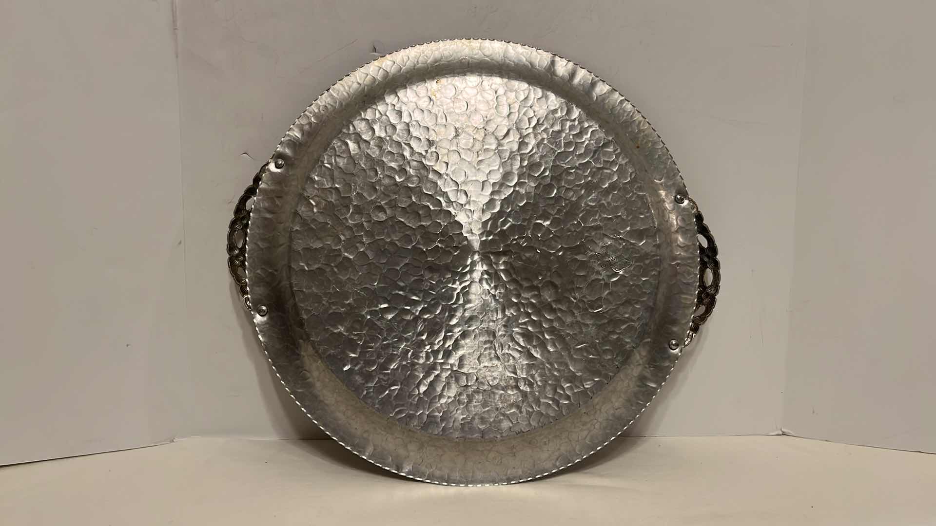 Photo 4 of VINTAGE HAND WROUGHT HAMMERED ALUMINUM TULIP 14” TRAY CREATIONS BY RODNEY KENT #409 ALUMINUM TULIP