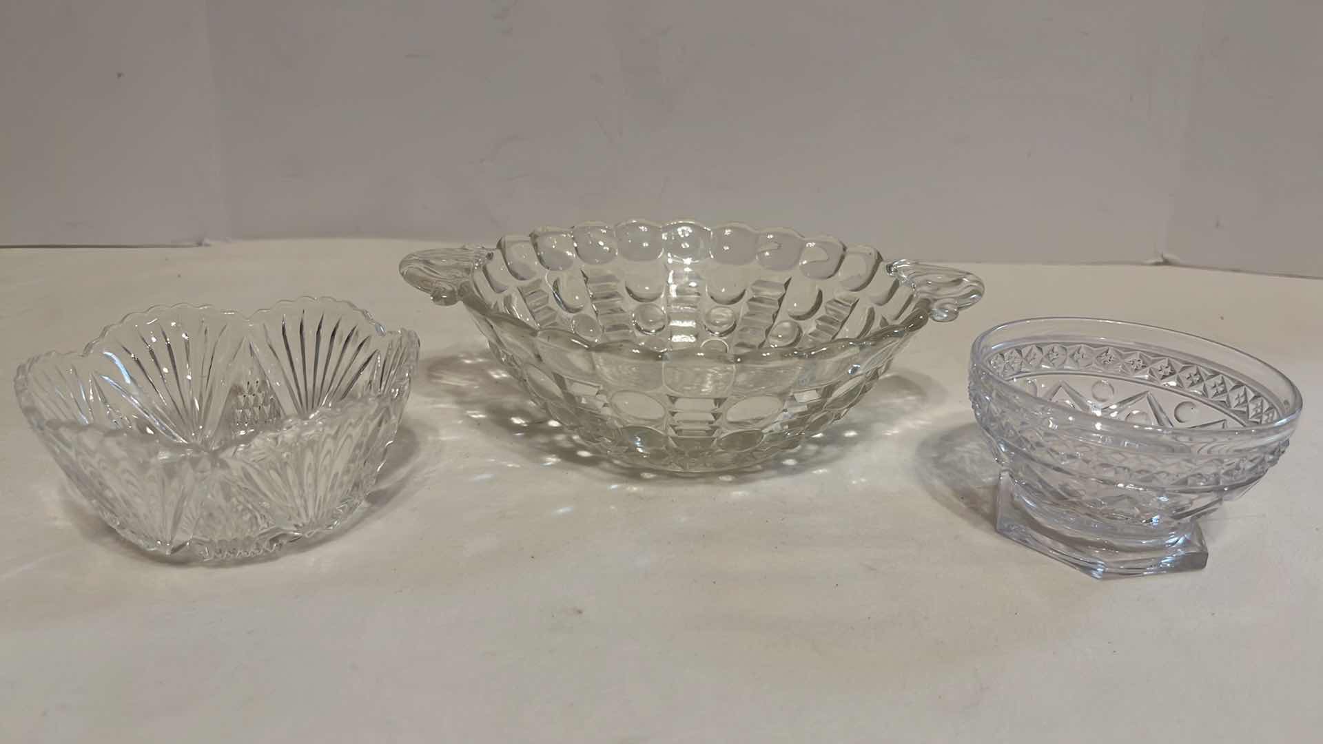 Photo 3 of VINTAGE CLEAR GLASS BOWLS (9)