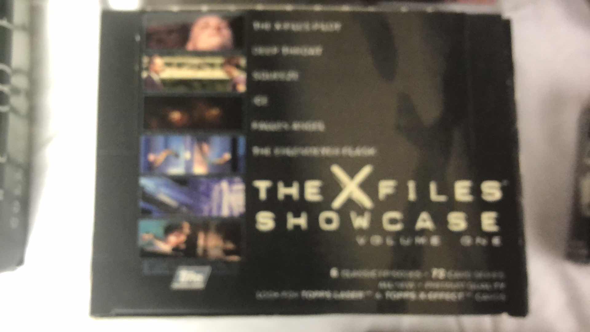 Photo 4 of APPROX 900 X FILES COLLECTIBLE TRADING CARDS AND GAME SEASON 1, SEASON 2, PREMIERE EDITION, STARTER PACK AND MORE
