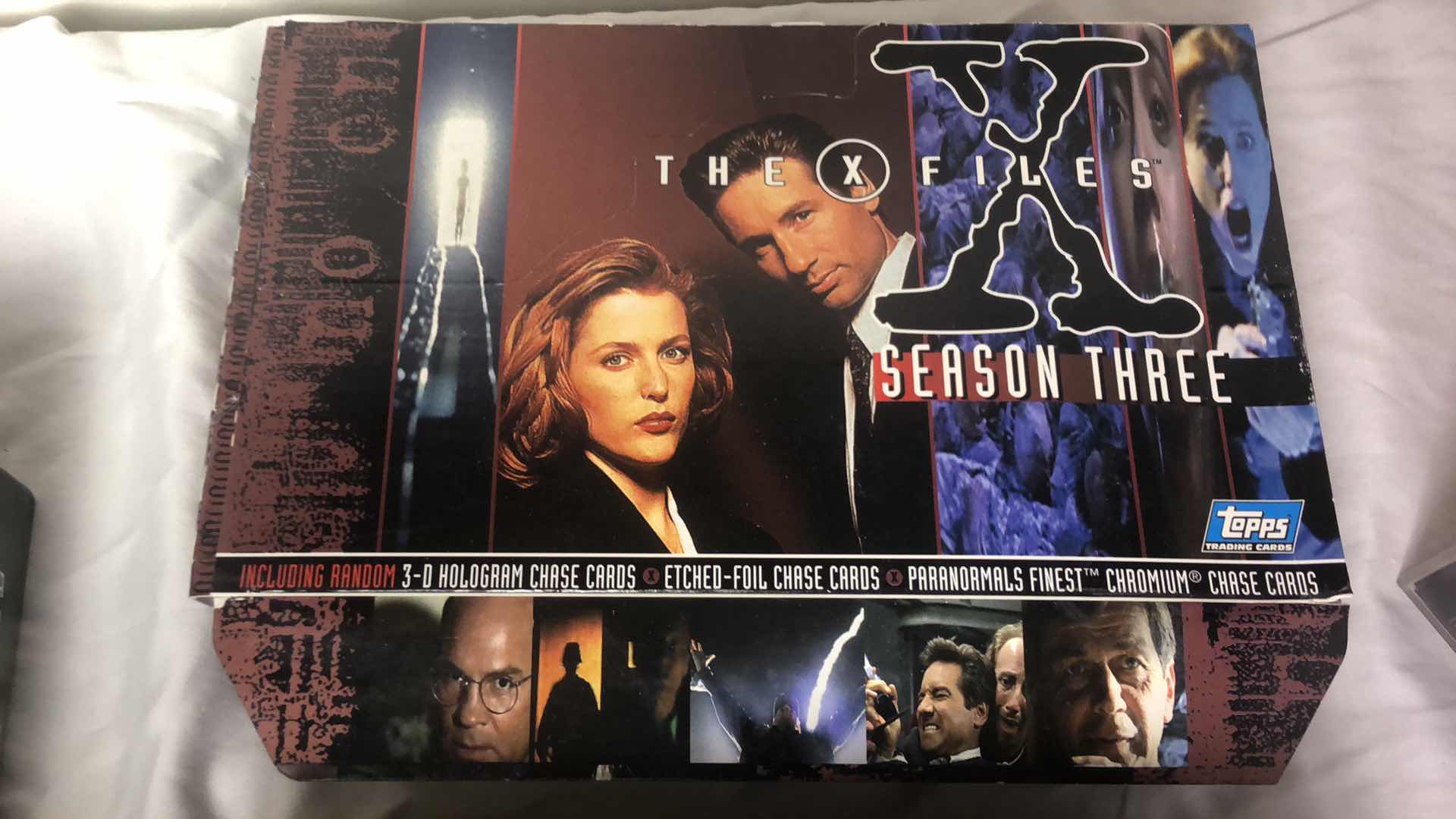 Photo 7 of APPROX 900 X FILES COLLECTIBLE TRADING CARDS AND GAME SEASON 1, SEASON 2, PREMIERE EDITION, STARTER PACK AND MORE