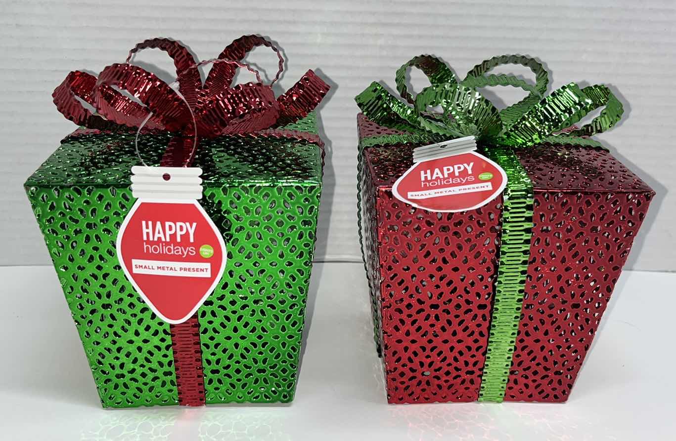 Photo 1 of NEW HAPPY HOLIDAYS CHRISTMAS LED SMALL METAL GIFT BOX, RED/GREEN (2)