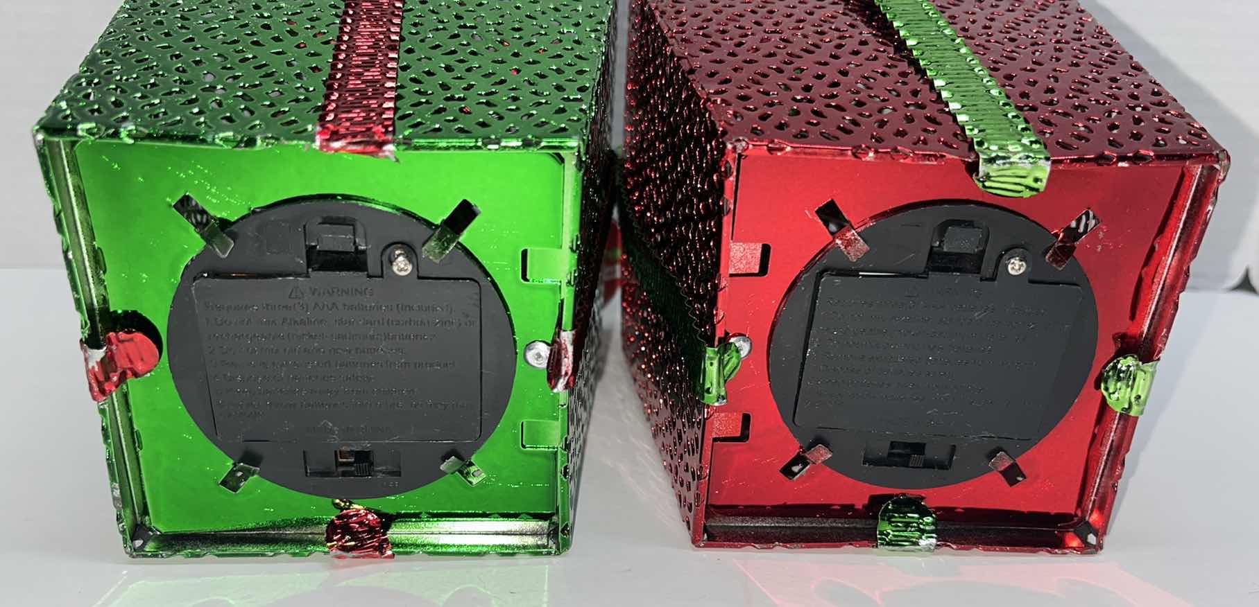 Photo 4 of NEW HAPPY HOLIDAYS CHRISTMAS LED SMALL METAL GIFT BOX, RED/GREEN (2)