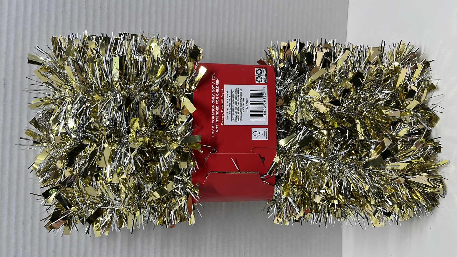 Photo 3 of NEW HAPPY HOLIDAYS 24 FT GOLD/SILVER TINSEL GARLAND (5)