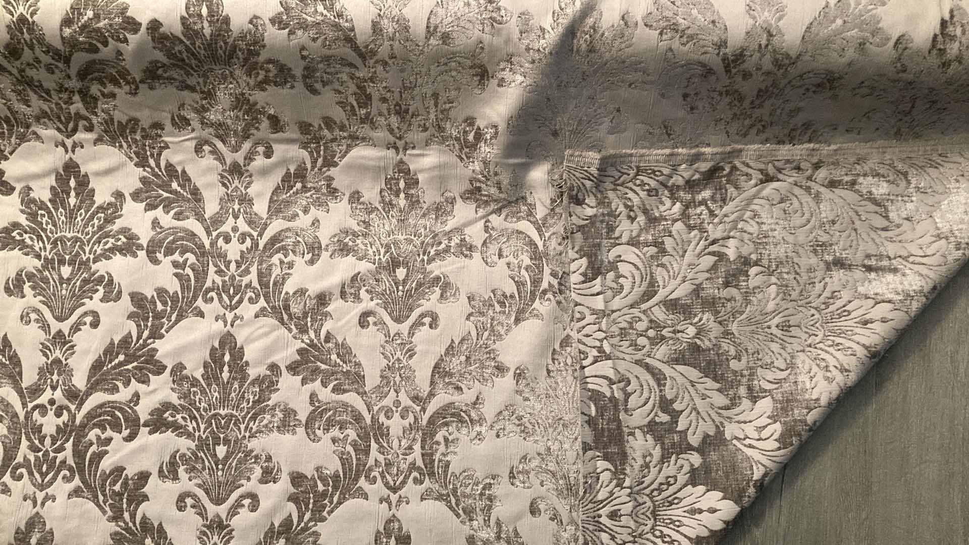 Photo 2 of DAMASK PATTERN UPHOLSTERY FABRIC ROLL 5” X 57.5”