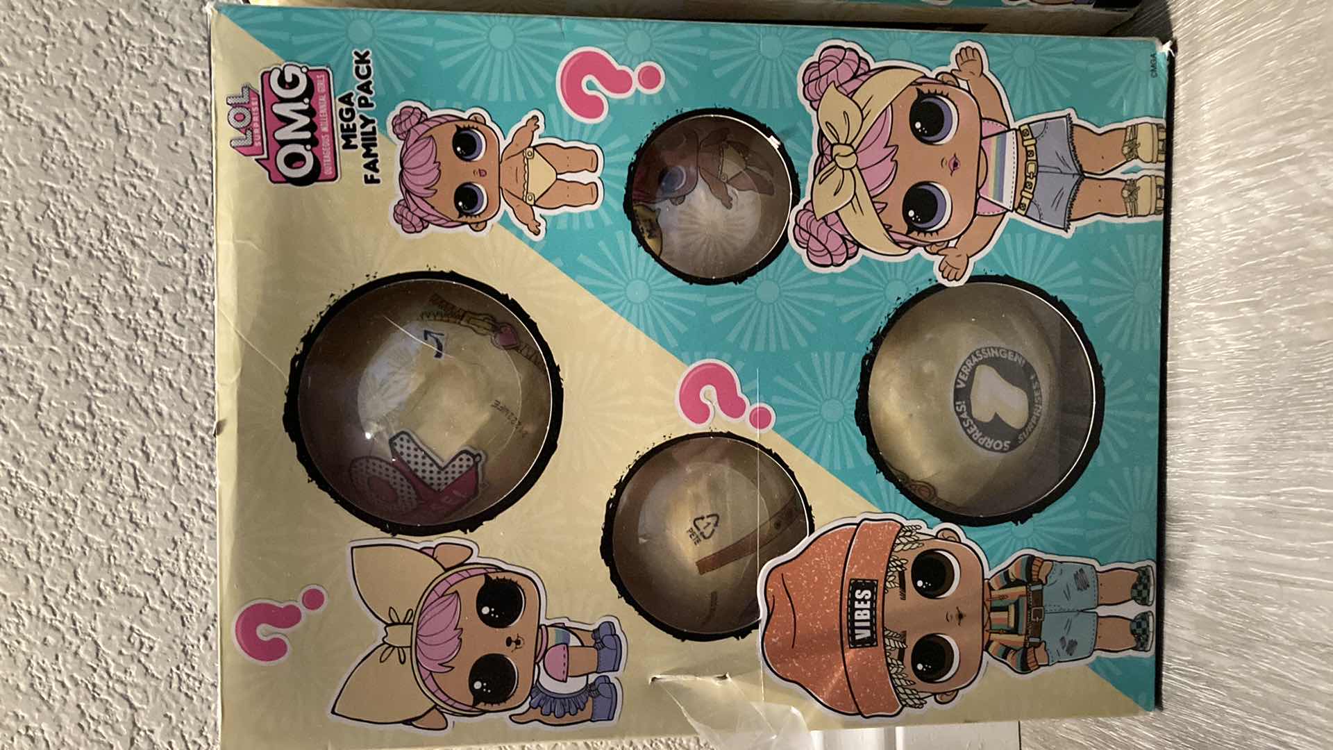 Photo 5 of NEW LOL SURPRISE OMG MEGA FAMILY PACK  DOLLS & ORNAMENTS