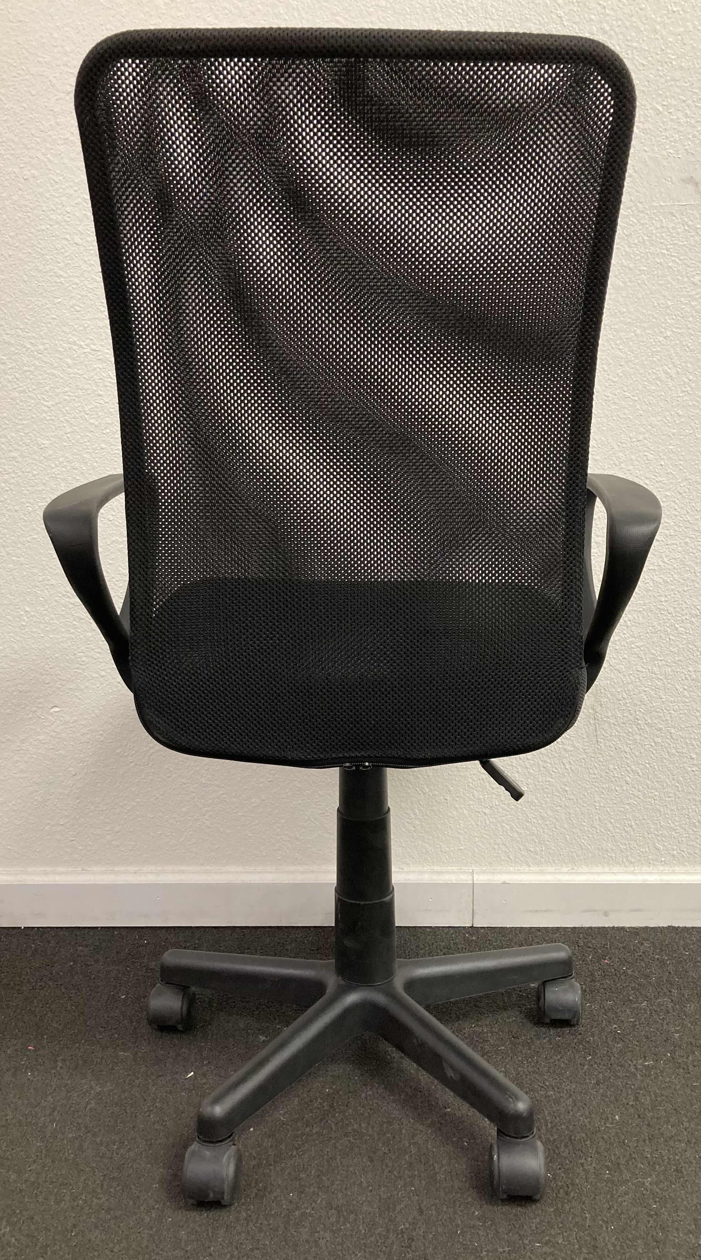 Photo 4 of IDS HOME EBS ERGONOMIC COMFORT BLACK MESH ROLLING OFFICE CHAIR 23.5” X 21.5” H39.5”