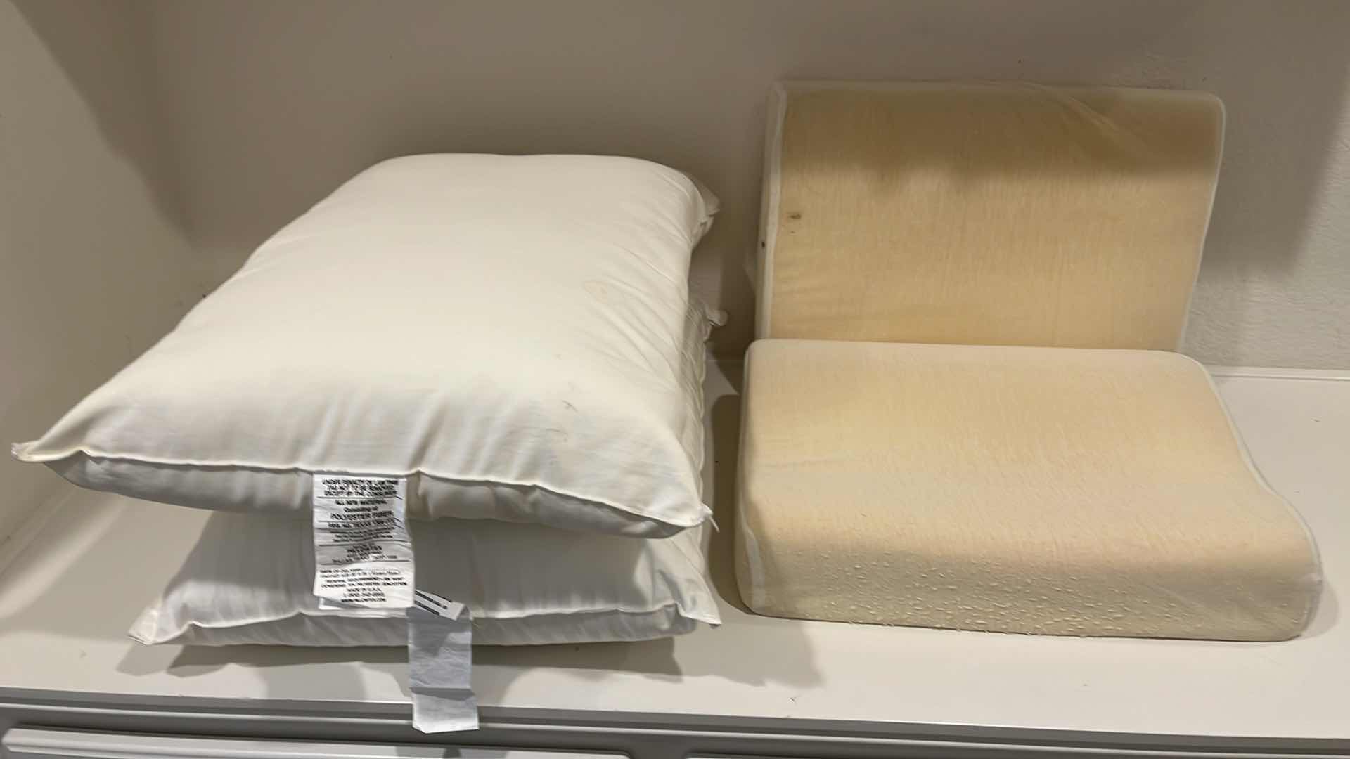 Photo 1 of PILLOWTEX PILLOWS (2) & MEMORY FOAM PILLOWS (2)