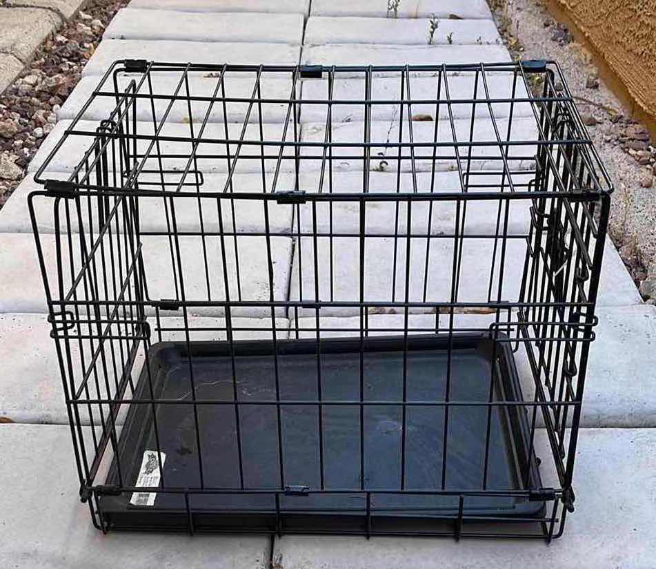 Photo 2 of BLACK METAL FOLDING SM PET DOG CAT KENNEL 18.25” X 12.5” H14.5”