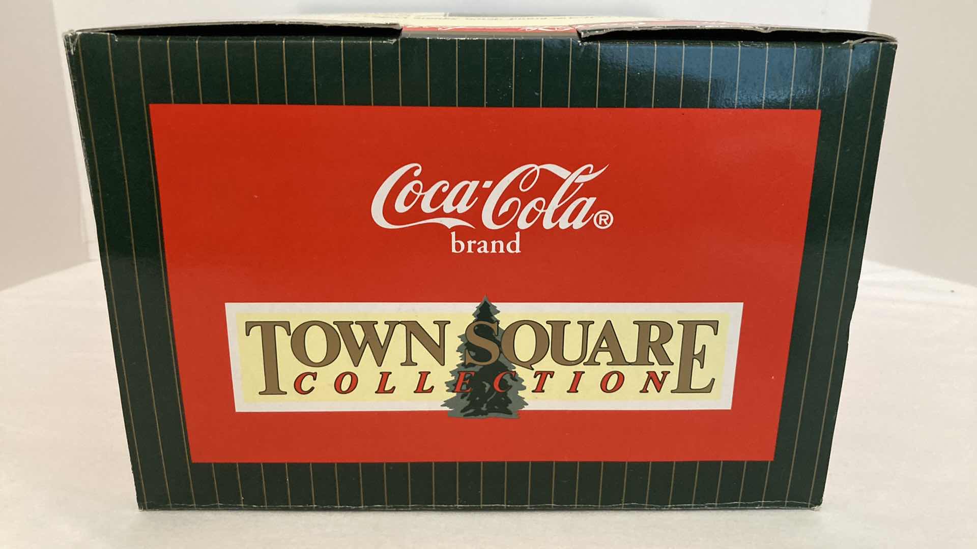 Photo 5 of COCA-COLA SOUTH STATION TOWN SQUARE COLLECTION PORCELAIN DECORATION