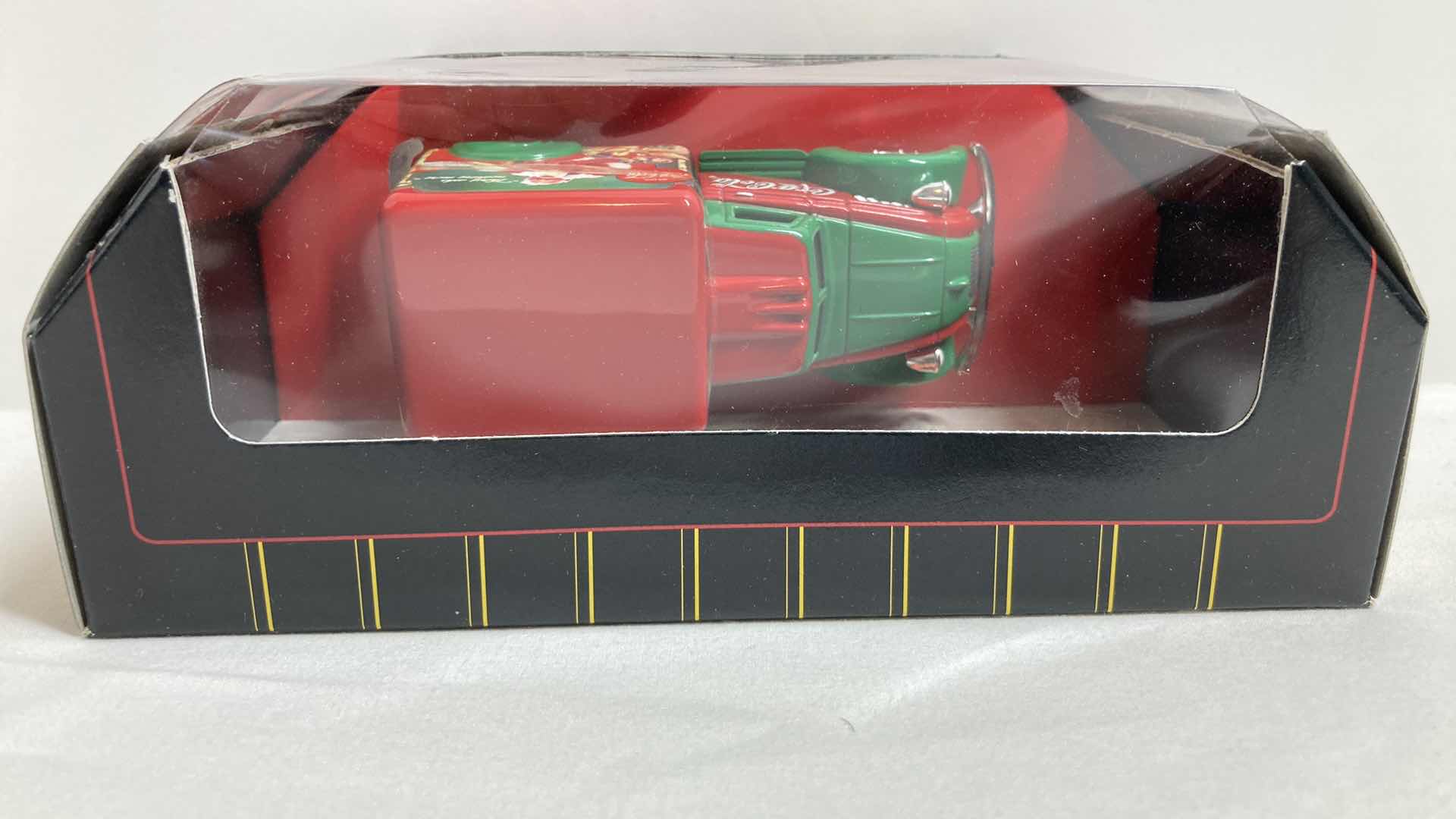 Photo 5 of MATCHBOX COLLECTIBLES COCA-COLA 1937 DODGE CHRISTMAS AIRFLOW TRUCK