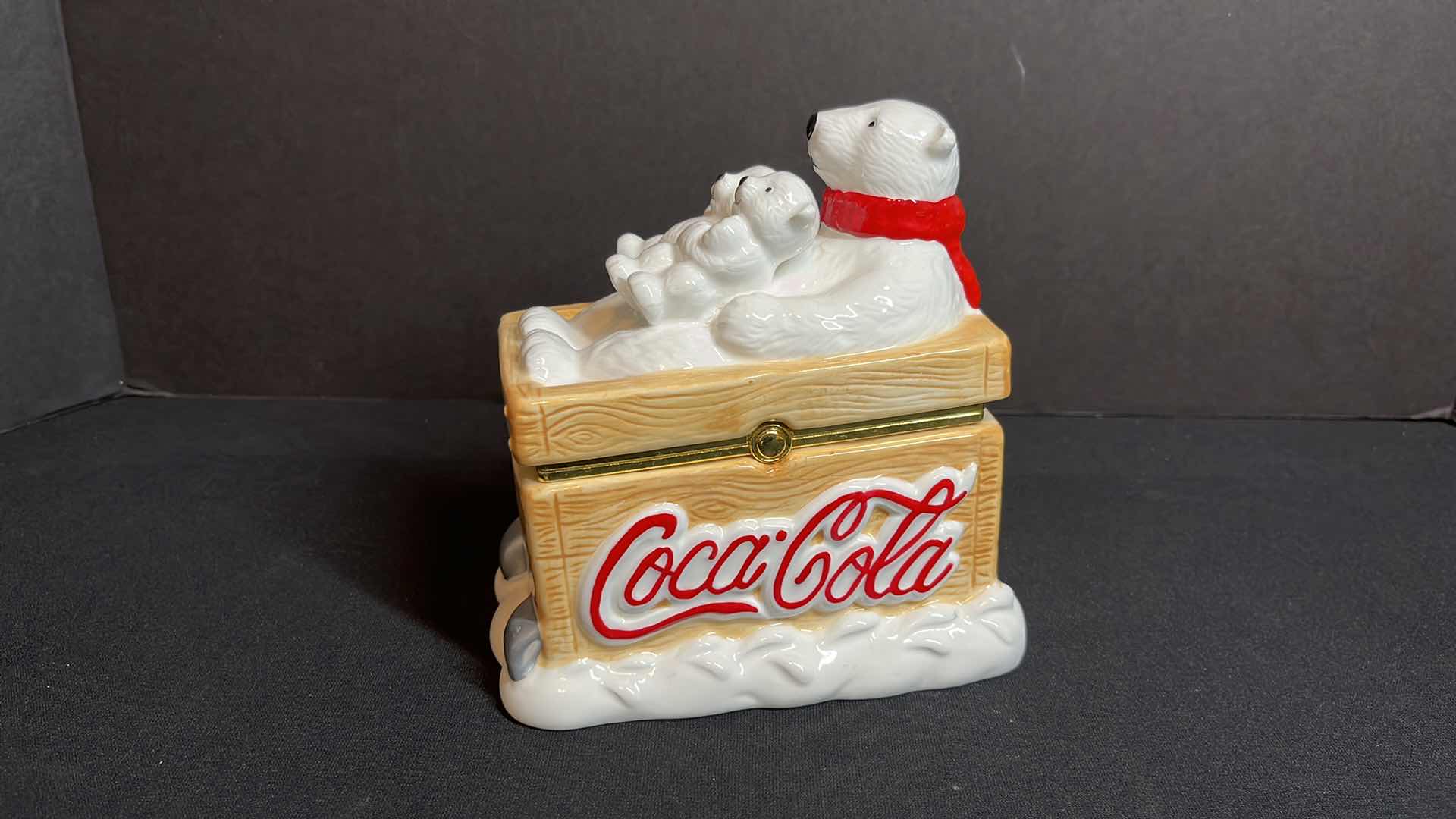 Photo 1 of COCA-COLA HINGED BOX W POLAR BEARS, CERAMIC, ITEM #3741FY04