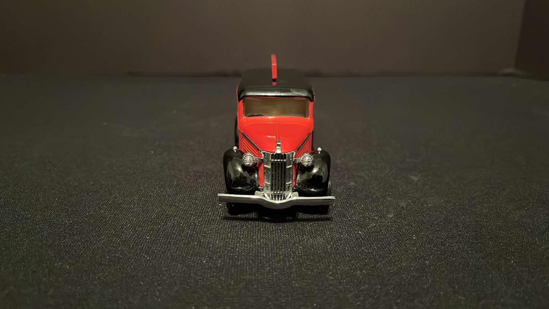 Photo 3 of COCA-COLA MATCHBOX COLLECTIBLES MODELS OF YESTERYEAR 1937 GMC VAN, W COA, 1995 (MODEL YPC02-M)