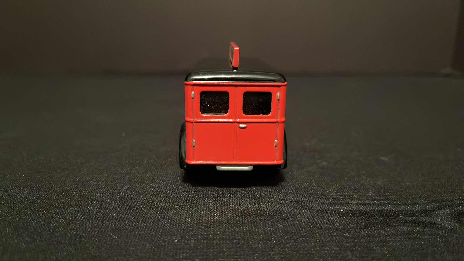 Photo 5 of COCA-COLA MATCHBOX COLLECTIBLES MODELS OF YESTERYEAR 1937 GMC VAN, W COA, 1995 (MODEL YPC02-M)