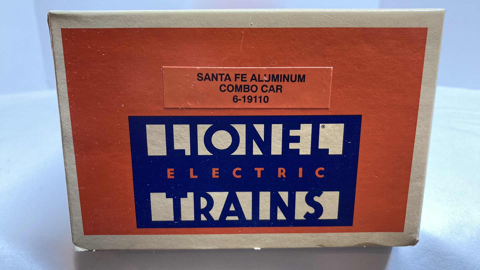 Photo 3 of LIONEL ELECTRIC TRAINS SANTA FE ALUMINUM COMBO TRAIN CAR 6-19110