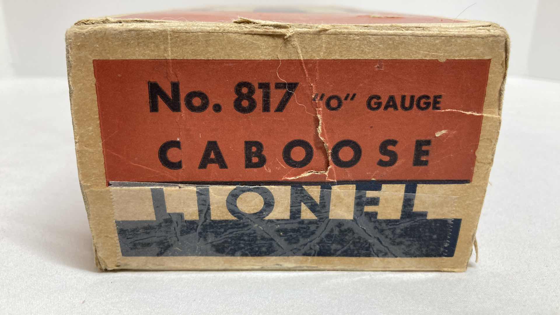 Photo 8 of LIONEL ELECTRIC TRAINS CABOOSE O GAUGE NO.817 TRAIN CAR