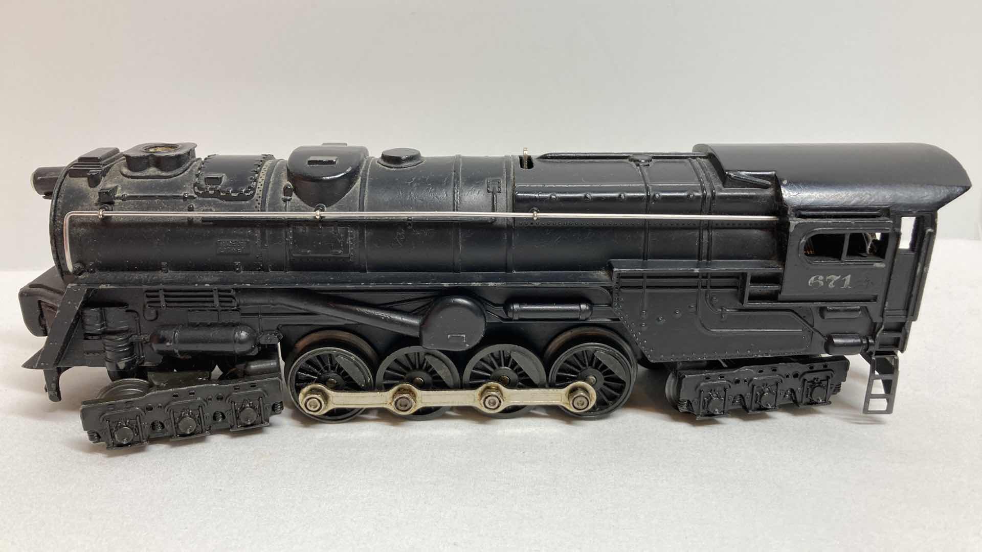 Photo 3 of LIONEL ELECTRIC TRAINS LOCOMOTIVE W SMOKE CHAMBER NO.671