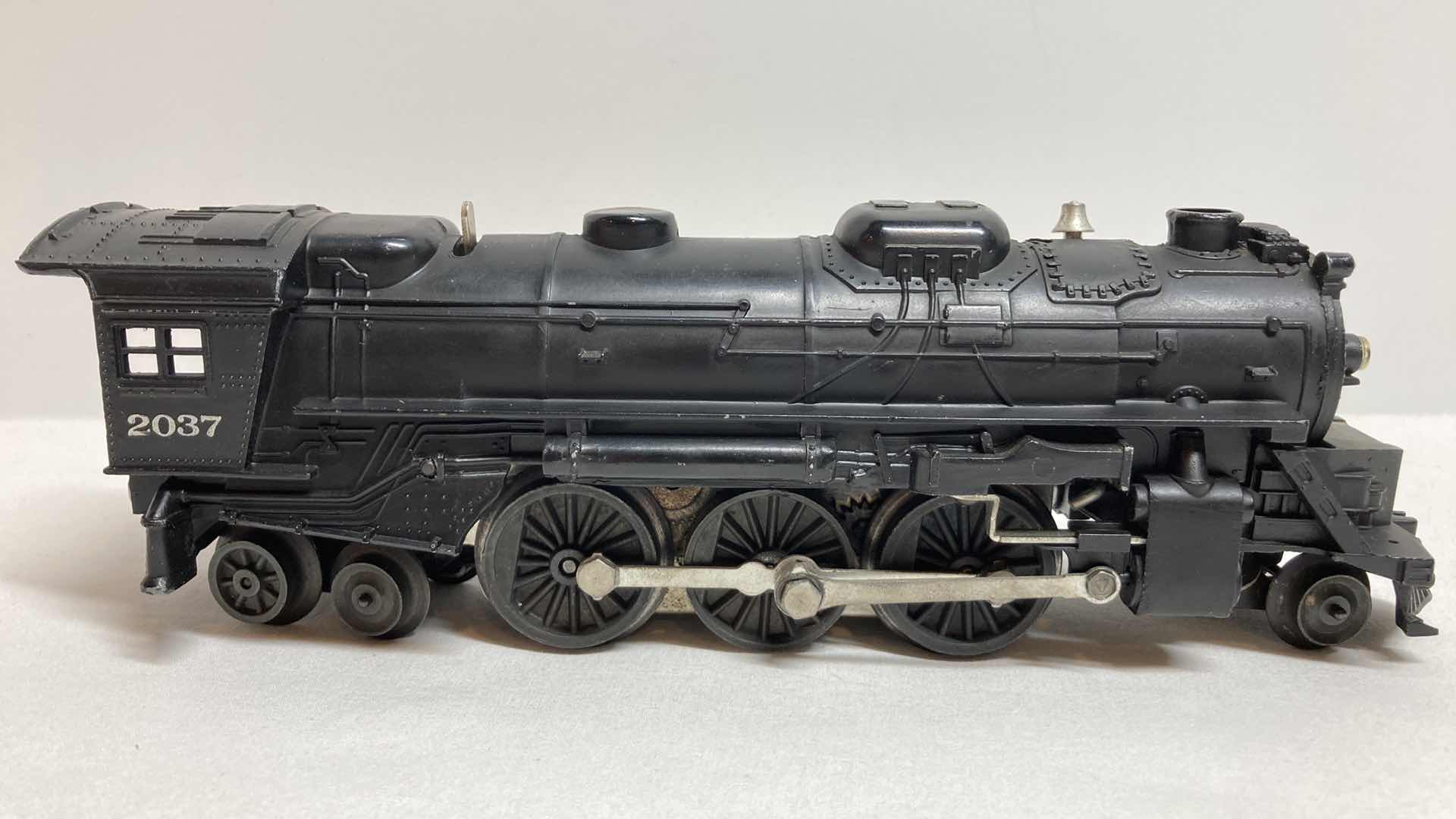 Photo 3 of LIONEL ELECTRIC TRAINS POSTWAR LOCOMOTIVE NO.2037