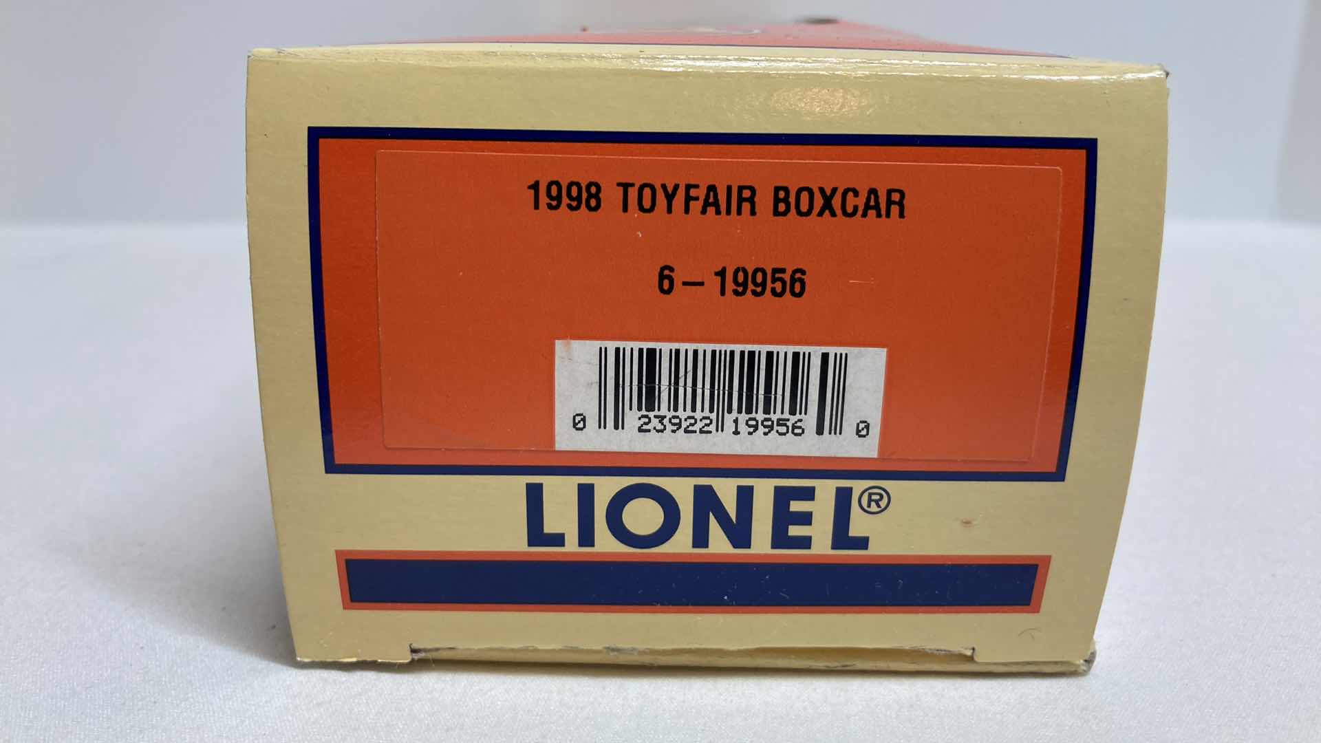 Photo 3 of LIONEL ELECTRIC TRAINS TOYFAIR 1998 6-19956 BOX CAR