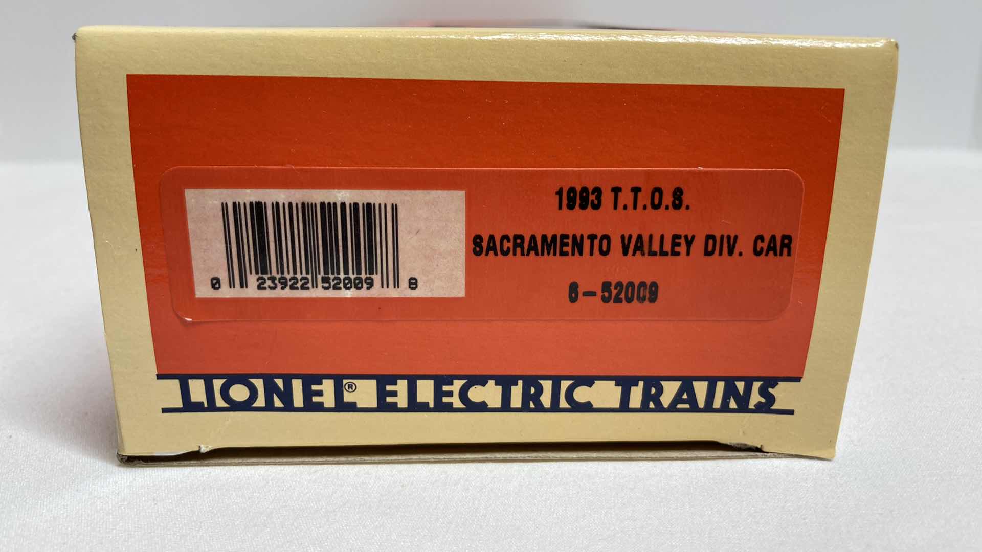 Photo 3 of LIONEL ELECTRIC TRAINS T.T.O.S. 1993 SACRAMENTO VALLEY DIV. 6-52009 BOX CAR