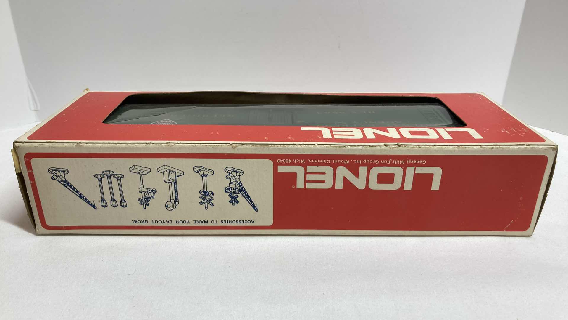 Photo 4 of LIONEL REA REEFER BOX CAR 6-9863
