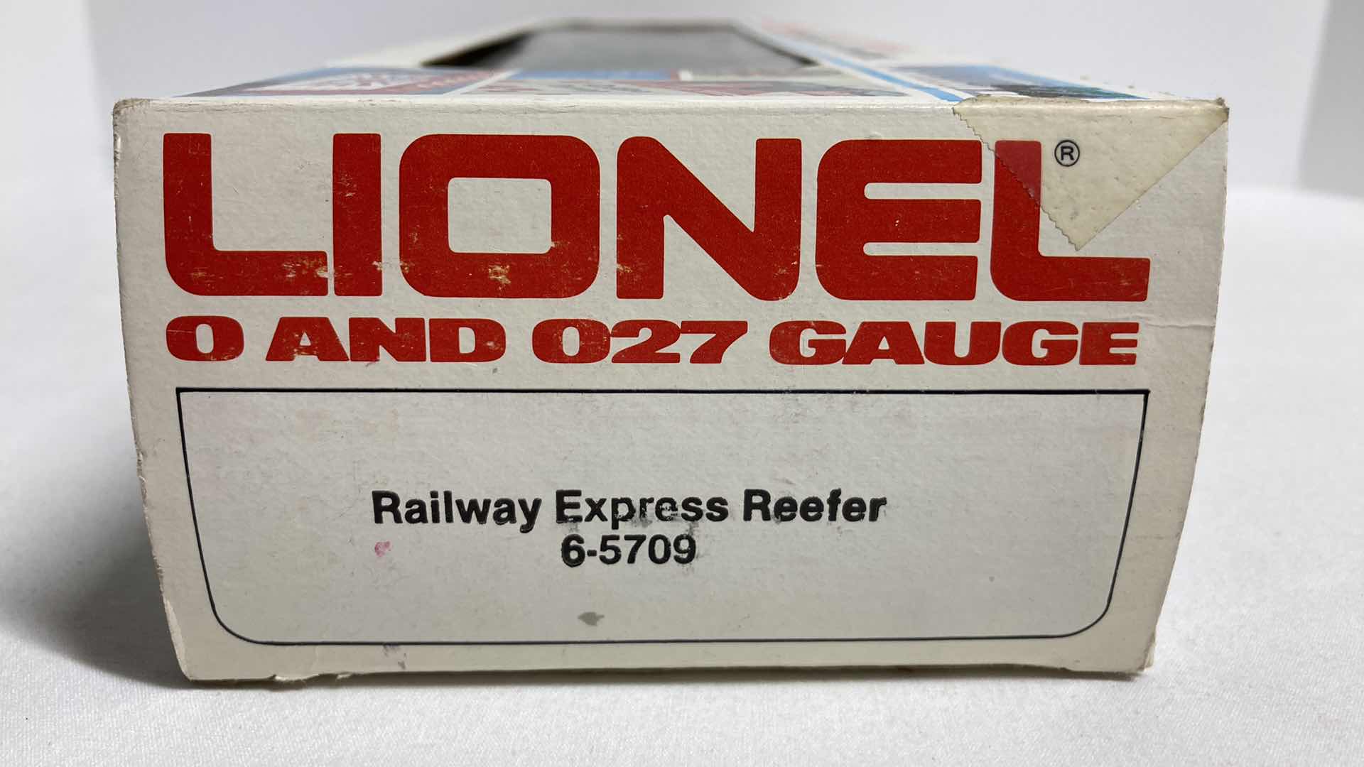Photo 3 of LIONEL RAILWAY EXPRESS REEFER CAR 6-5709