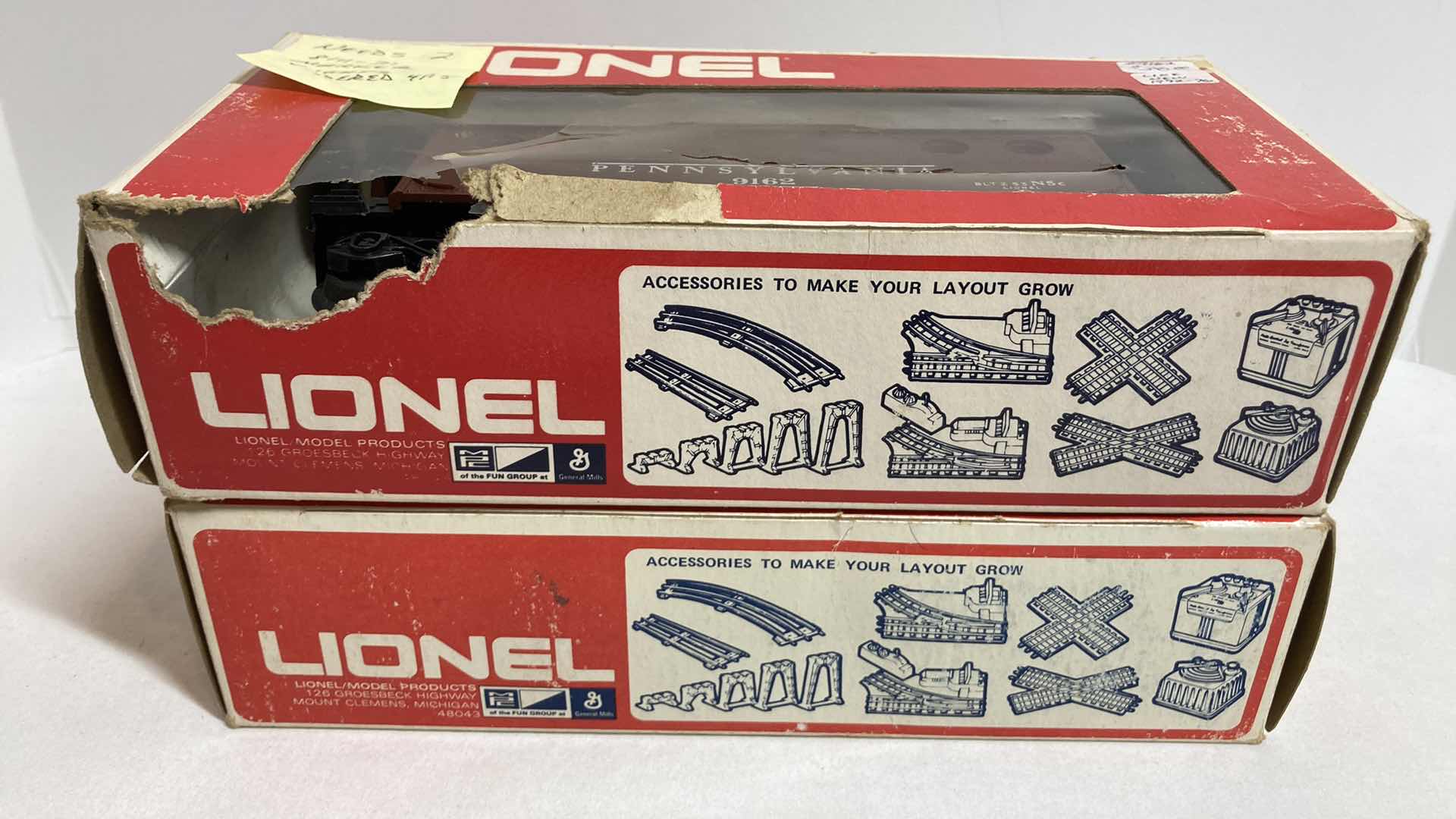 Photo 4 of LIONEL VIRGINIAN LIGHTED CABOOSE CAR 6-9175 & PENNSYLVANIA LIGHTED CABOOSE CAR 6-9162 (NEEDS MARKER LIGHTS)