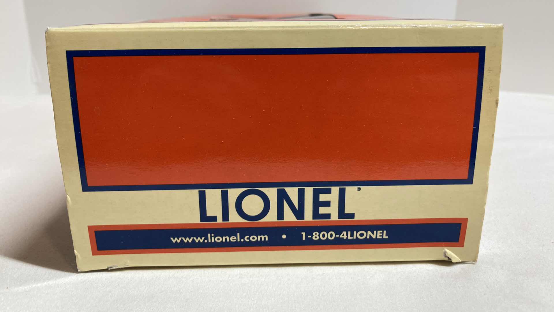 Photo 1 of LIONEL PACIFIC FRUIT EXPRESS STEEL SIDED REFRIGERATOR CAR 6-17380