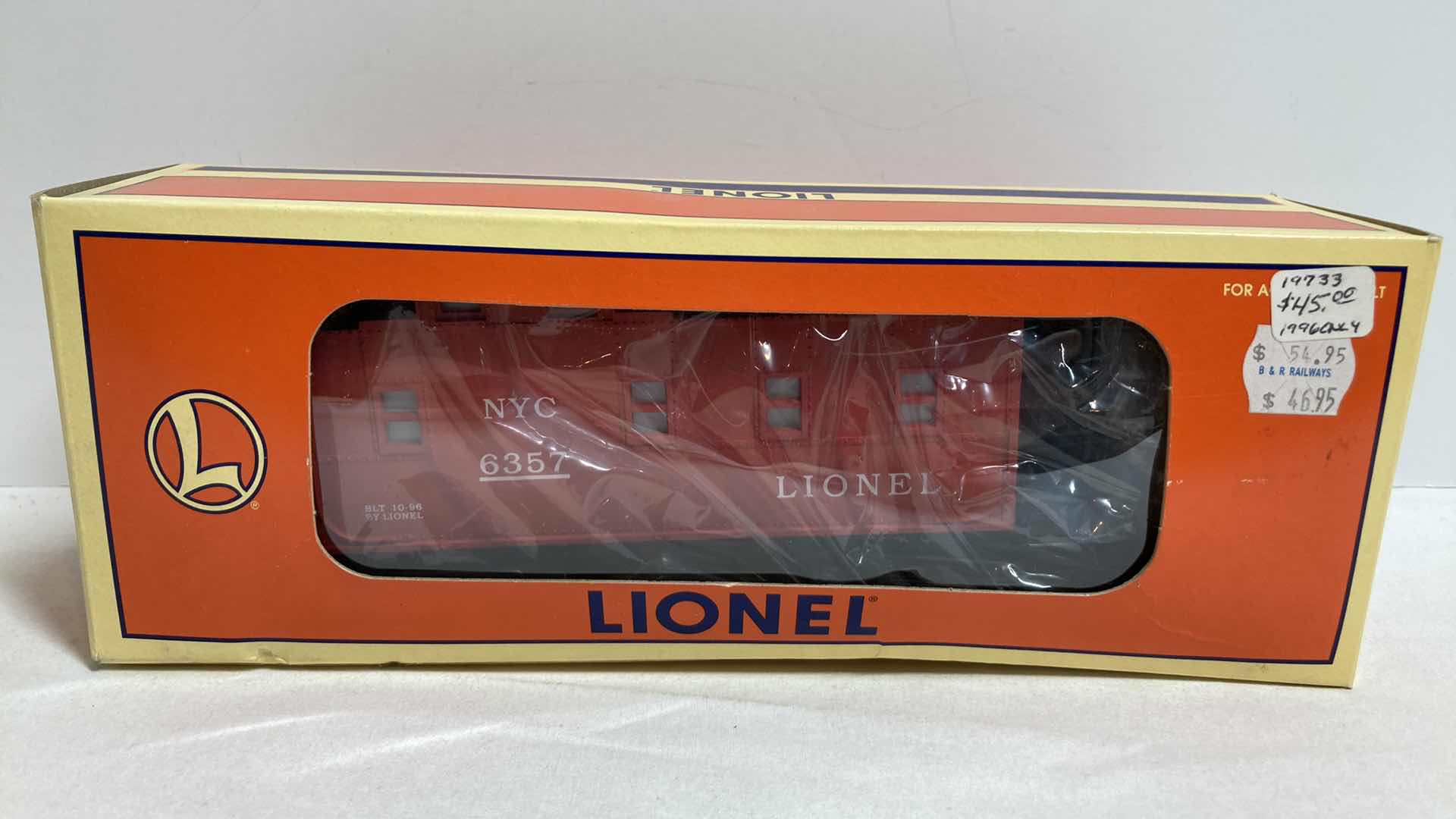 Photo 1 of LIONEL 6357 NEW YORK CENTRAL CABOOSE CAR 6-19733