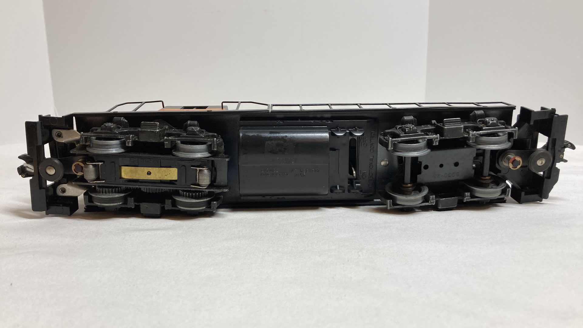 Photo 6 of LIONEL MILWAUKEE ROAD SD-18 POWERED DIESEL LOCOMOTIVE 6-8855