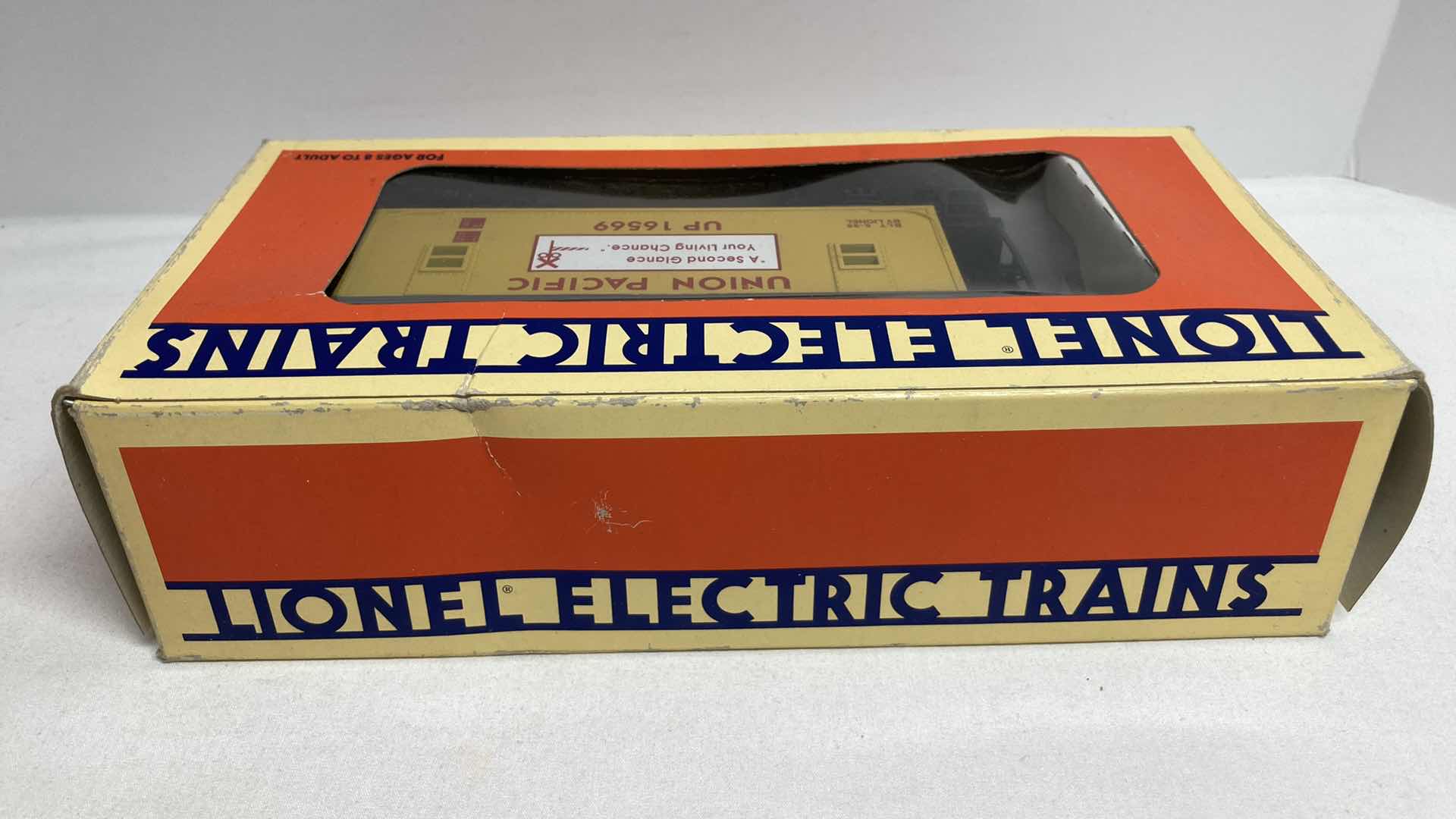 Photo 4 of LIONEL ELECTRIC TRAINS UNION PACIFIC ILLUMINATED CABOOSE CAR 6-16581