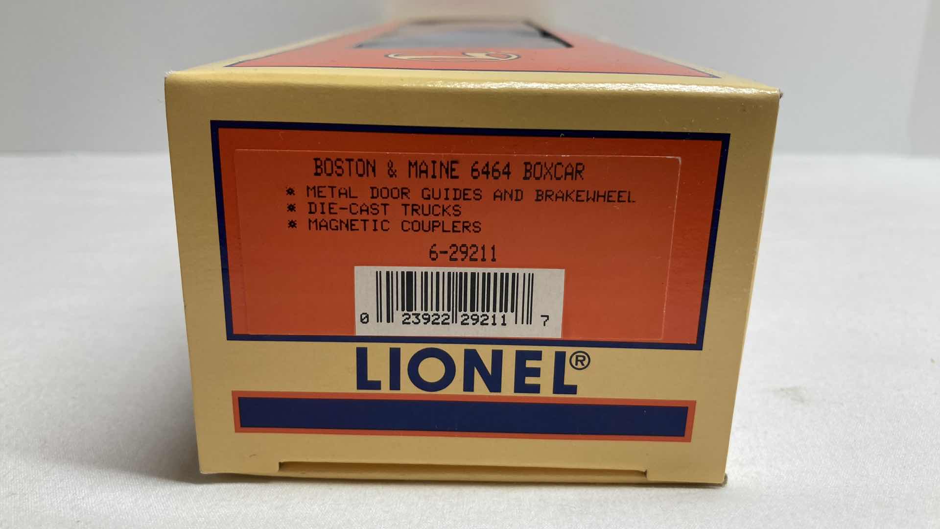 Photo 3 of LIONEL BOSTON & MAINE 6464 BOX CAR 6-29211