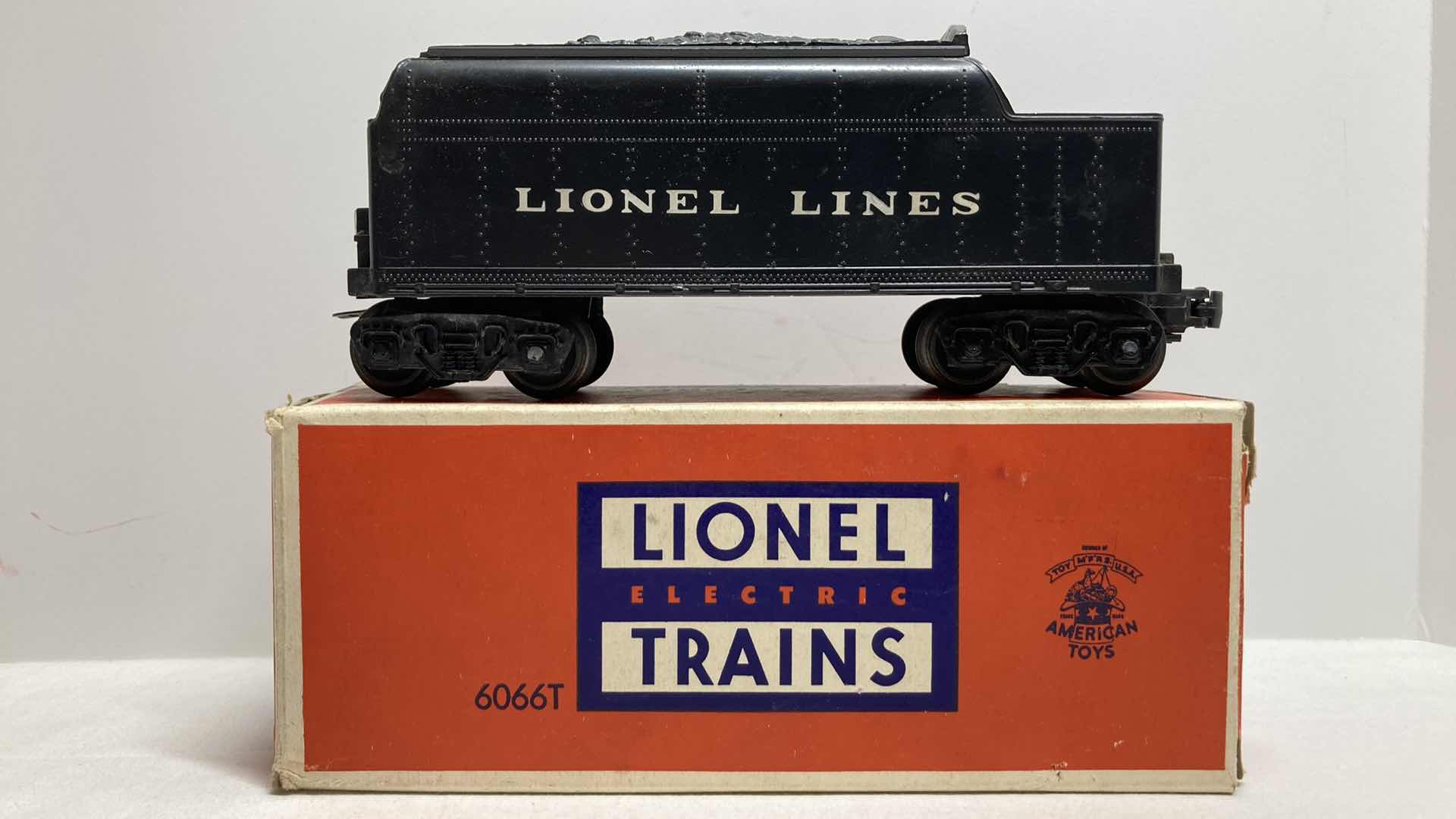 Photo 1 of LIONEL ELECTRIC TRAINS TENDER CAR 6066T-10