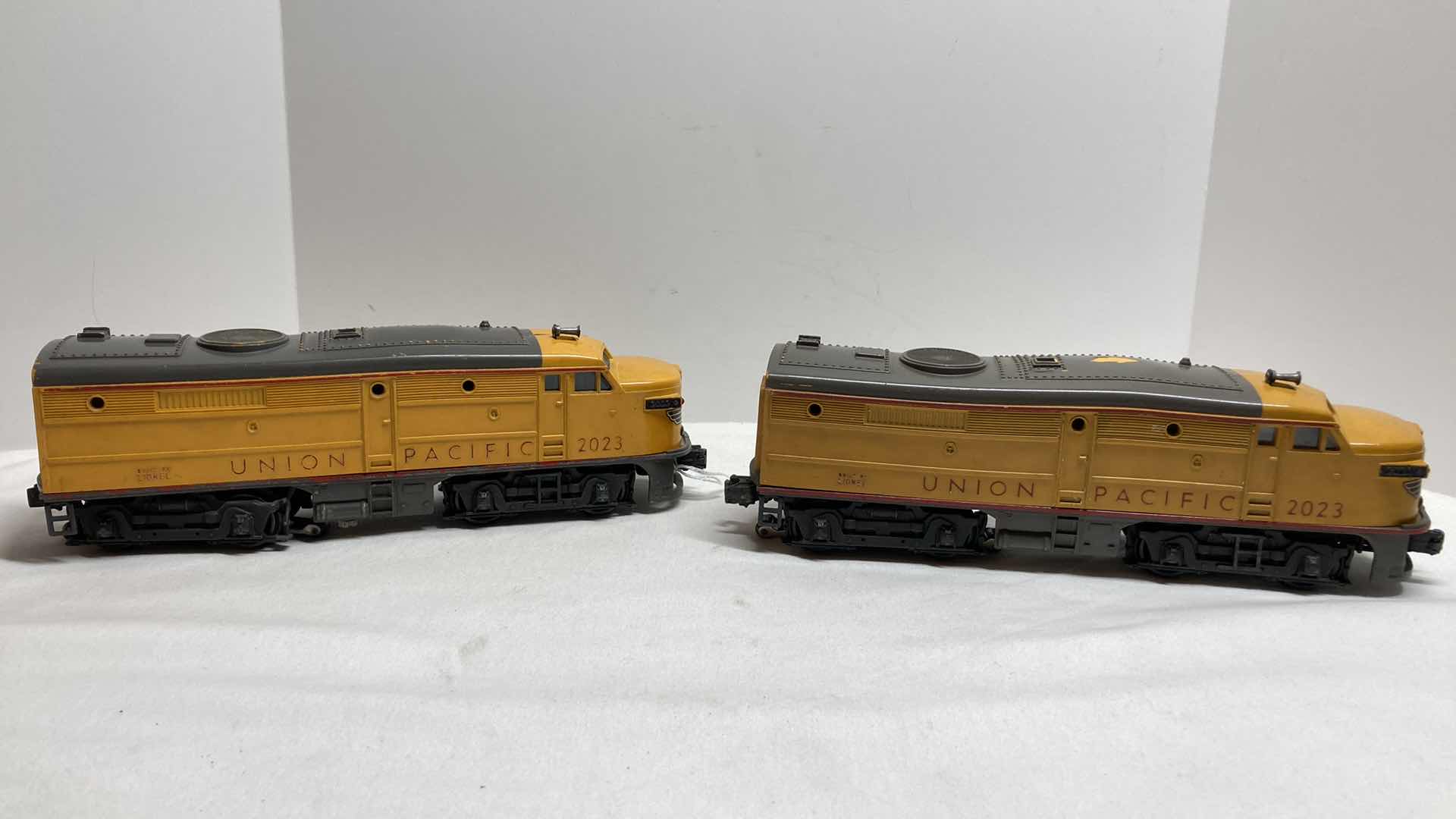 Photo 1 of LIONEL UNION PACIFIC LOCOMOTIVE 2023A YR1950 & LIONEL UNION PACIFIC DUMMY LOCOMOTIVE 2023 YR-1950