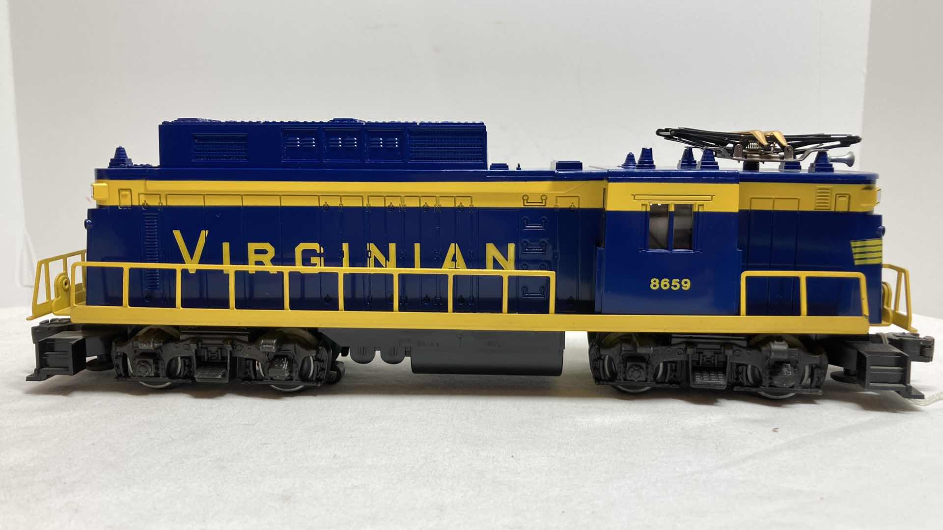 Photo 1 of LIONEL VIRGINIAN RECTIFIER ELECTRIC LOCOMOTIVE 8652 YR1976-77