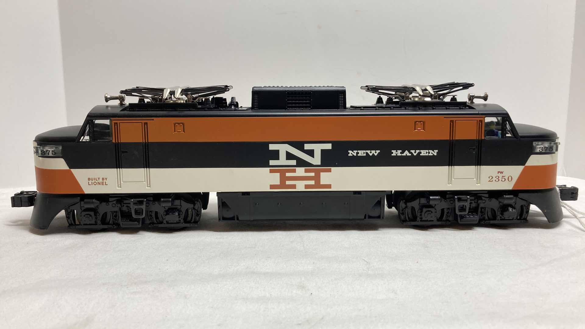 Photo 1 of LIONEL NEW HAVEN RECTIFIER ELECTRIC LOCOMOTIVE EP-5 6-18319 YR1999