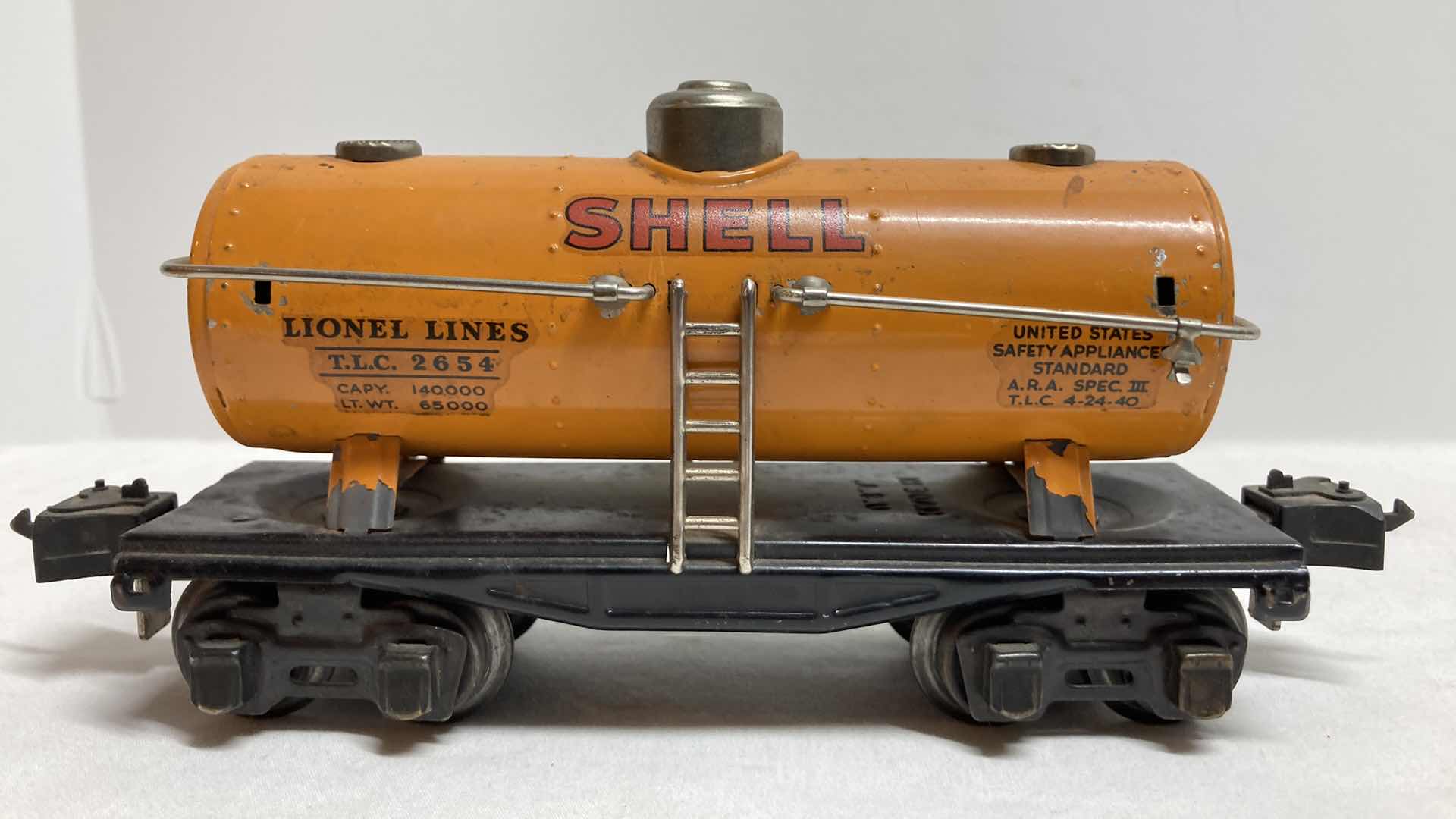 Photo 2 of LIONEL PREWAR SHELL TANK CAR 2654 & LIONEL PREWAR SHELL TANK 654