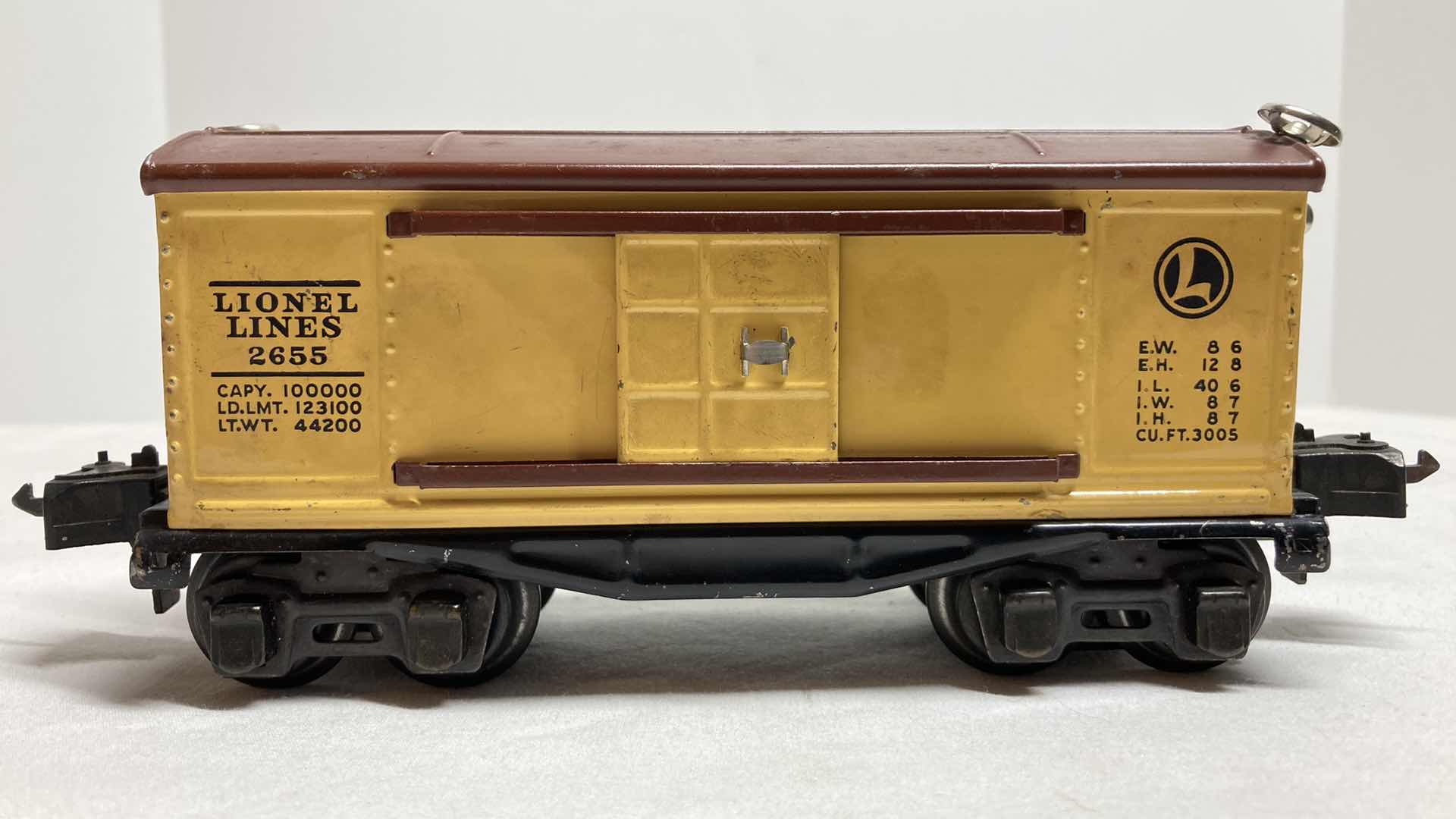 Photo 1 of LIONEL PREWAR BOX CAR 2655