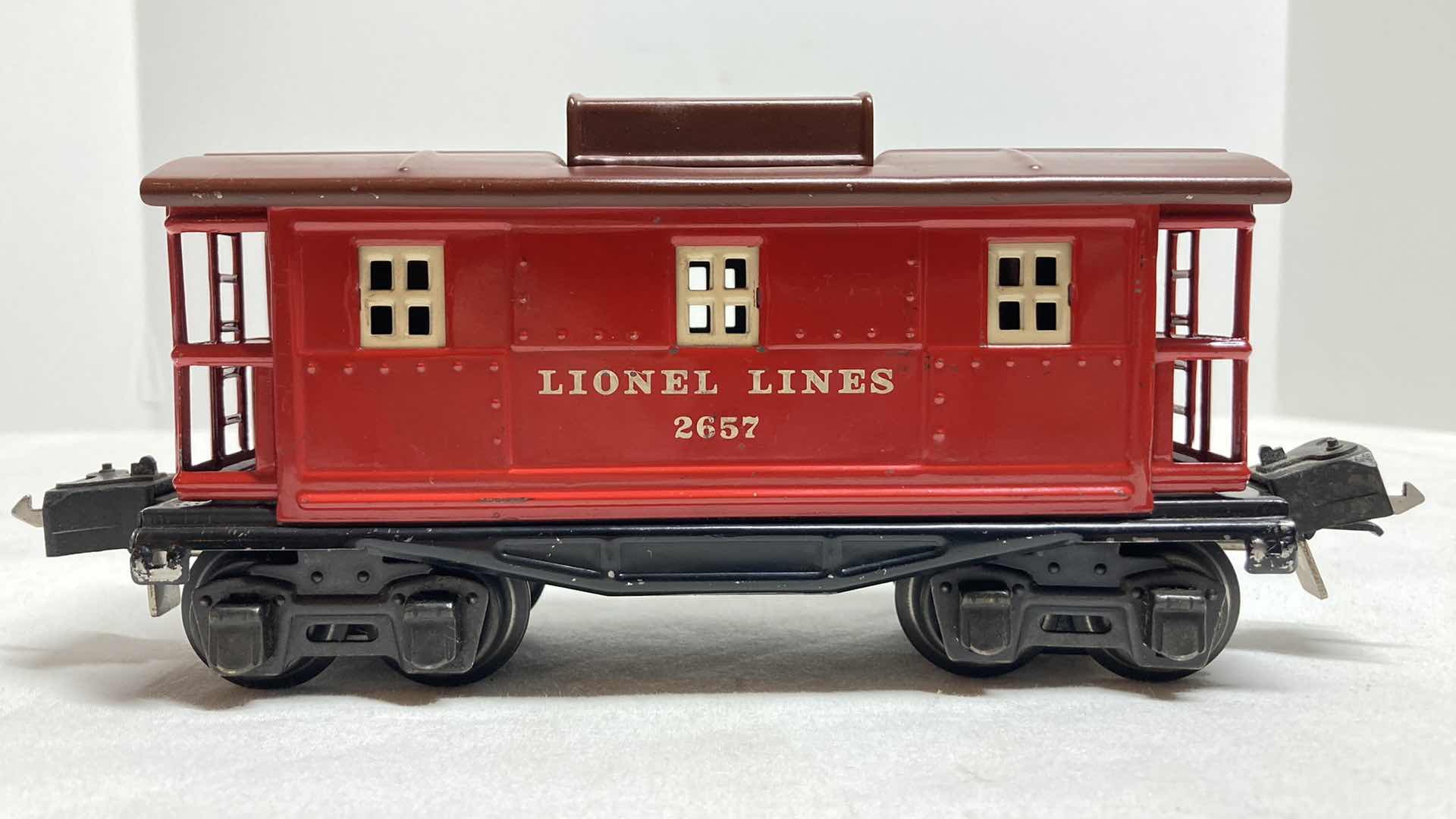 Photo 2 of LIONEL PREWAR CABOOSE CAR 2657