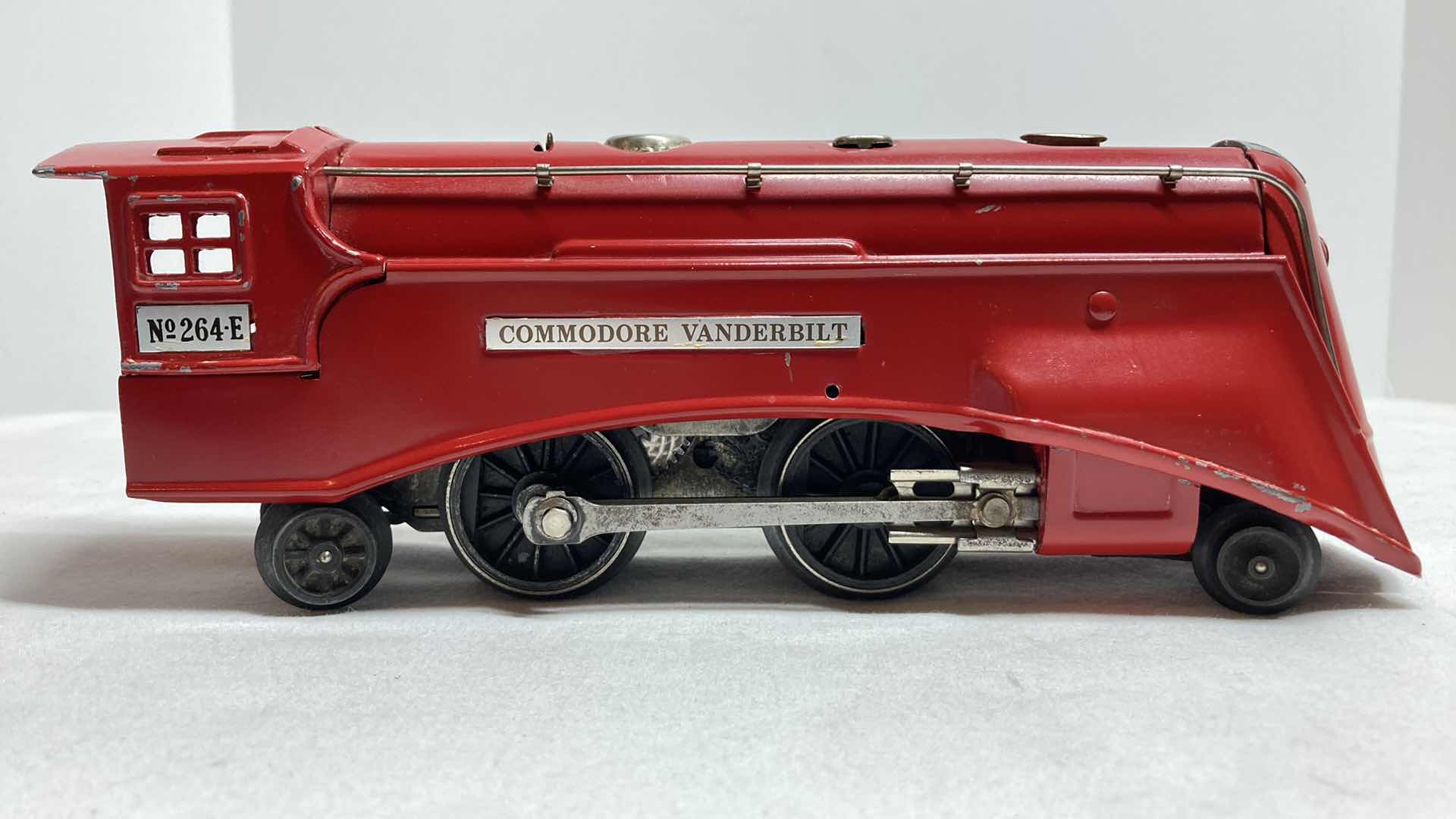 Photo 3 of LIONEL PREWAR COMMODORE VANDERBILT RED COMET LOCOMOTIVE 264E RESTORED