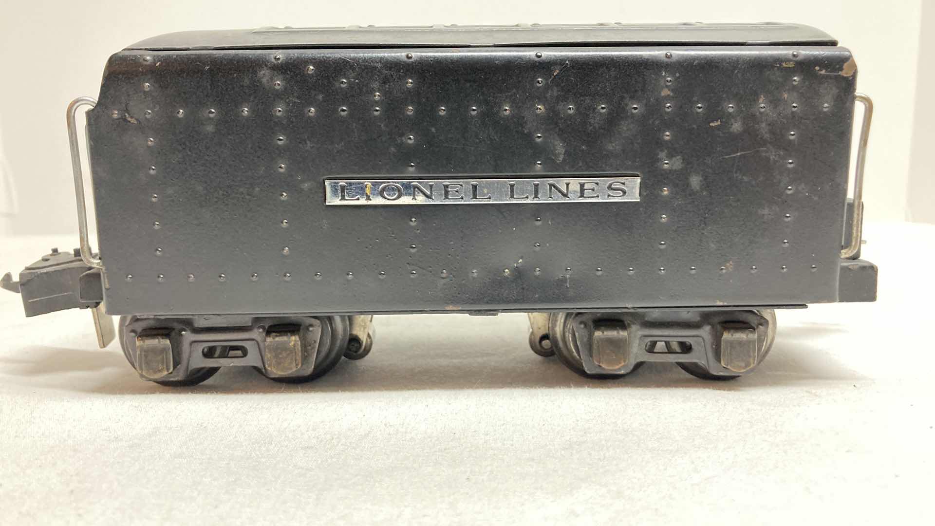 Photo 1 of LIONEL PREWAR TENDER CAR 2225W