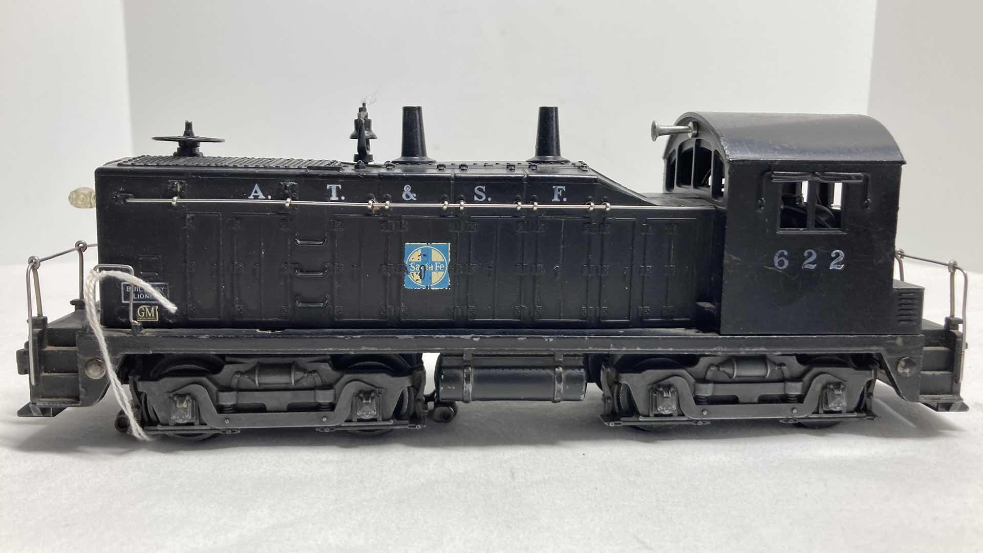 Photo 3 of LIONEL AT& SF SWITCHER 624 YR1949-50