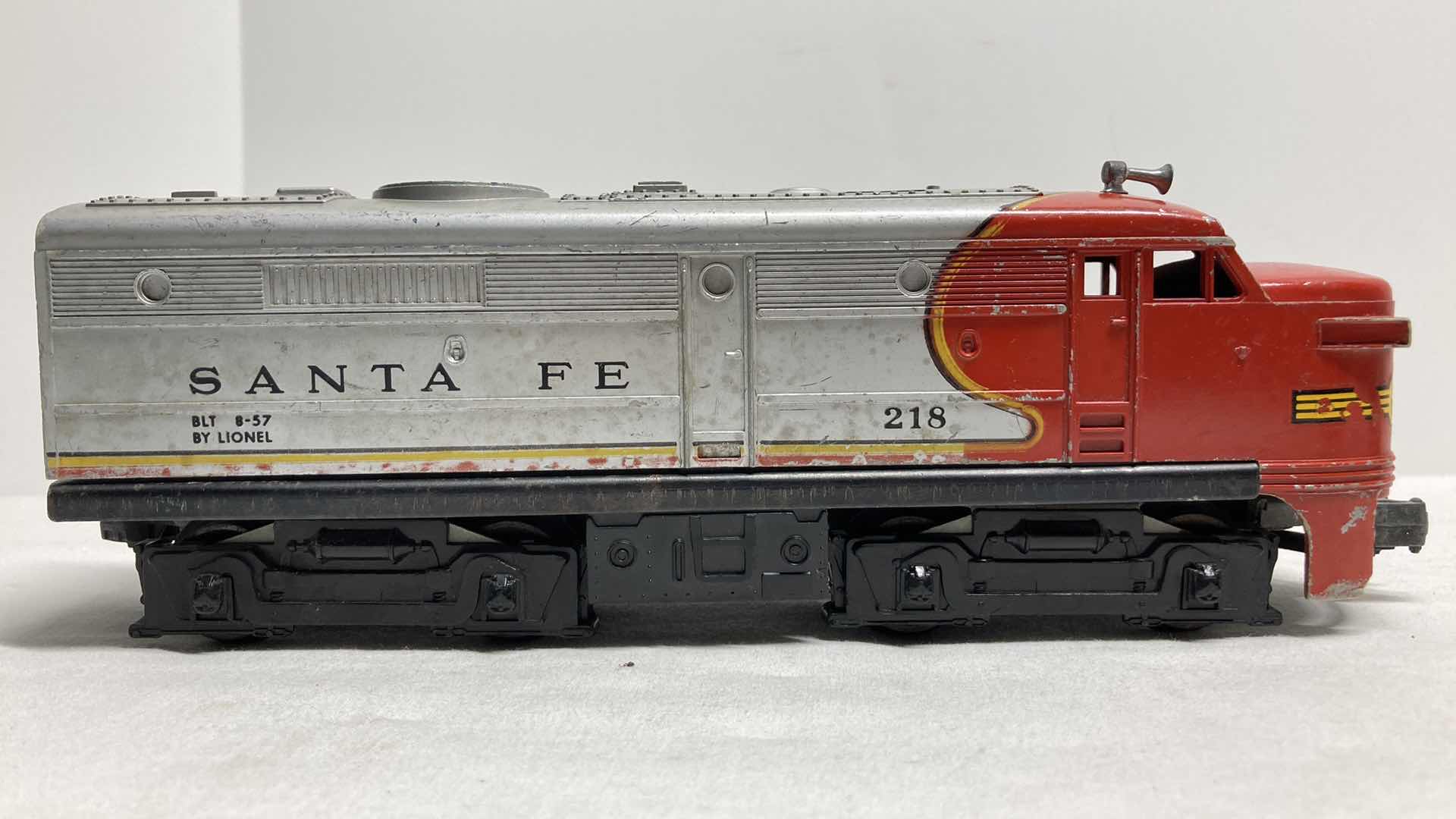 Photo 8 of LIONEL ERIE ALCO AA LOCOMOTIVE 215 & LIONEL ERIE ALCO AA DUMMY LOCOMOTIVE 218 YR1965