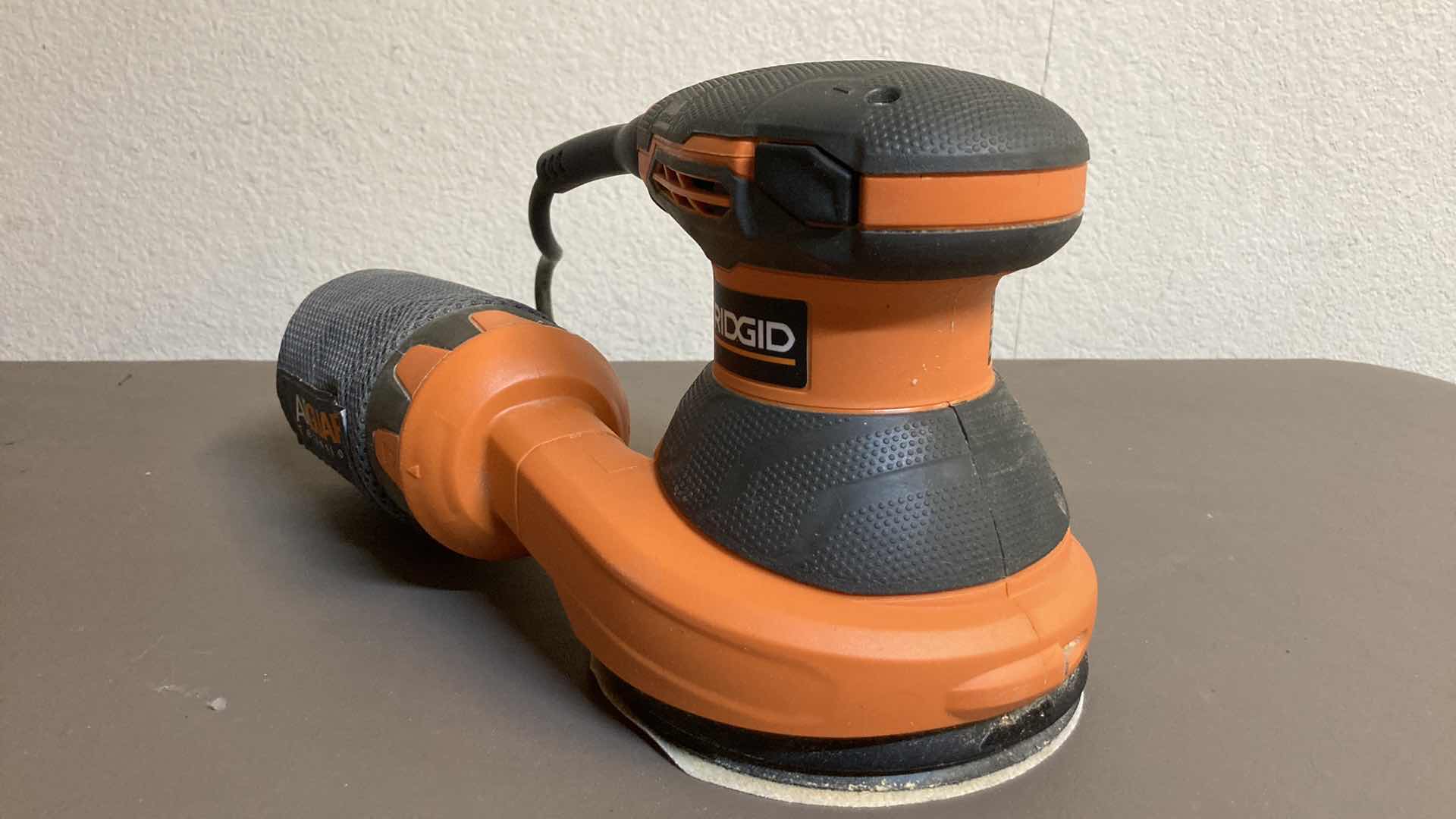 Photo 3 of RIDGID RANDOM ORBITAL SANDER MODEL R2601 W CASE