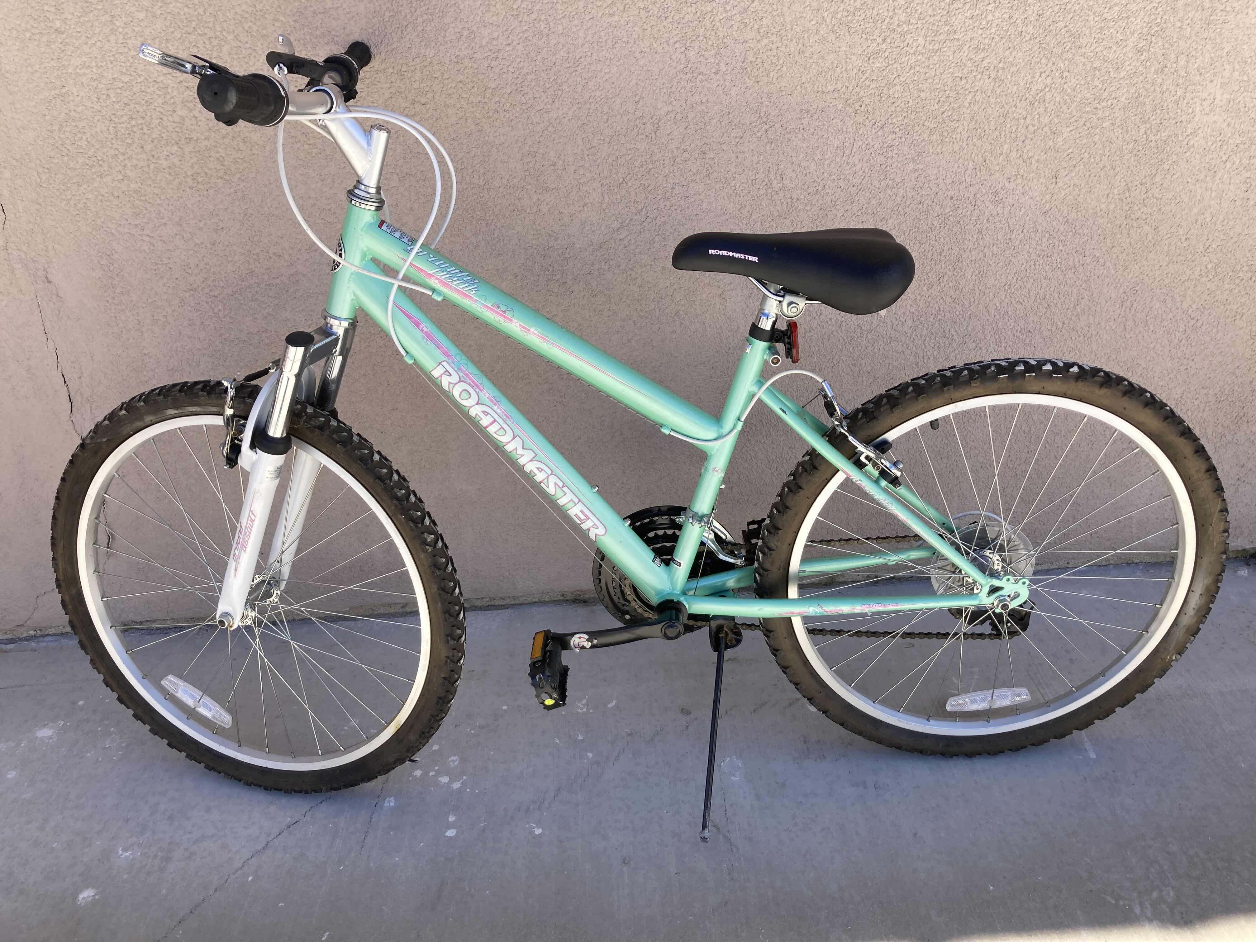 Photo 3 of ROADMASTER 24” GRANITE PEAK 18 SPEED SHIMANO EQUIPPED 
GRIP-SHIFT TRAIL BIKE (MODEL H3013WM)