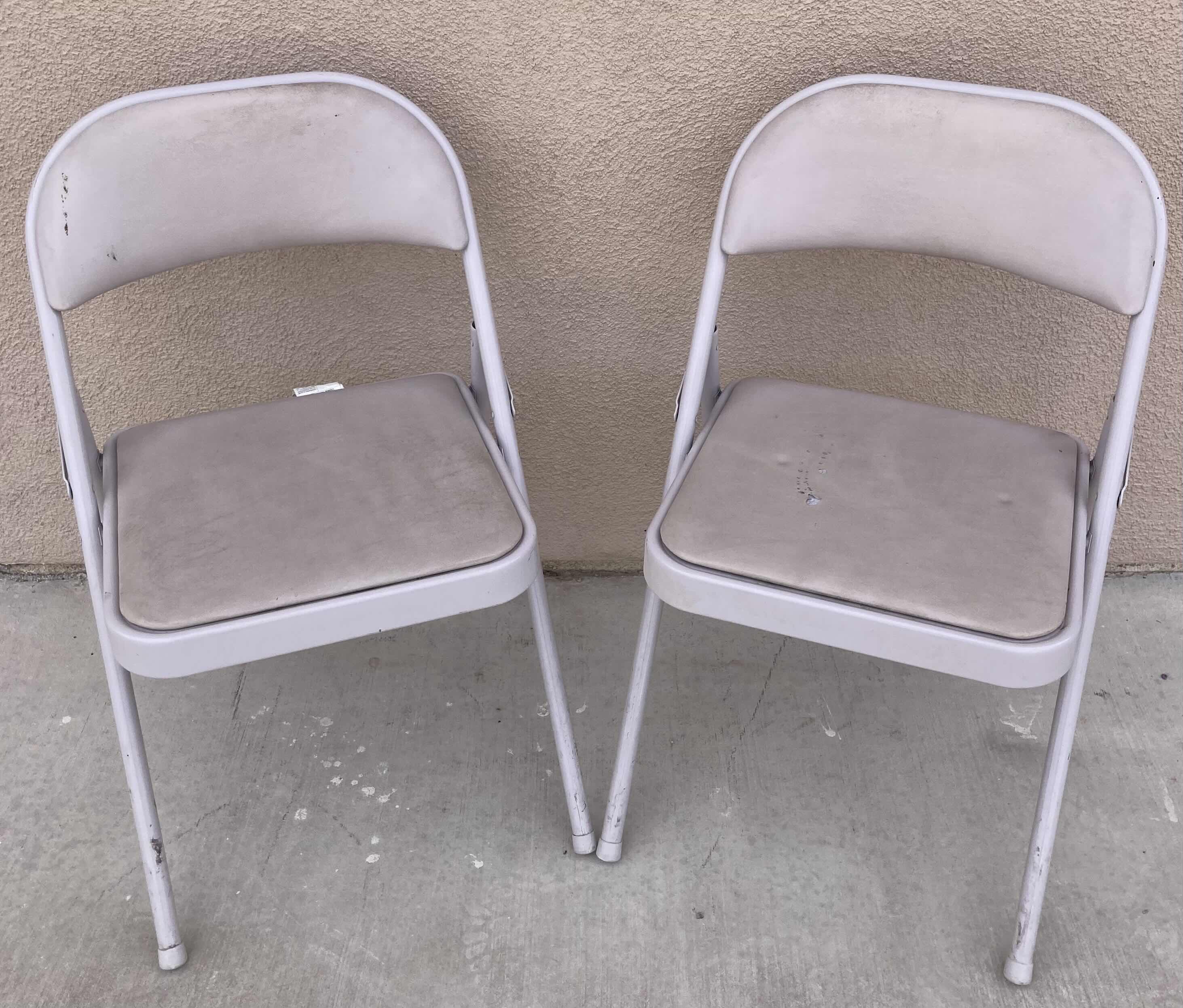 Photo 2 of MECO PADDED FOLDING METAL CHAIRS (2) 18.5” X 19.5” H29”