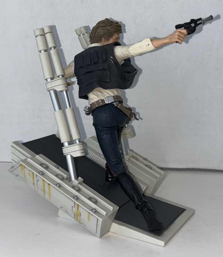 Photo 2 of (DISPLAY MODEL) 2003 STAR WARS UNLEASHED “HAN SOLO” VINYL STATUE